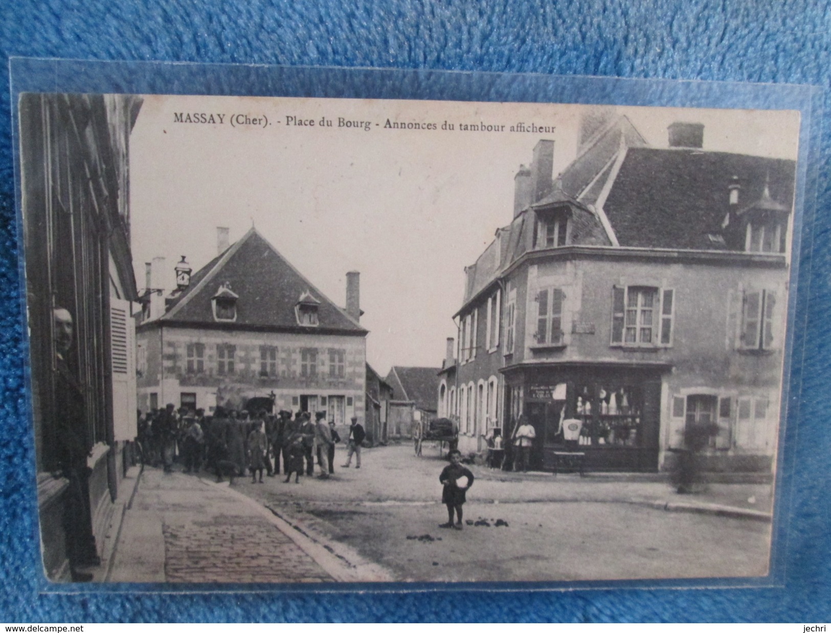 MASSAY . PLACE DU BOURG . ANNONCE DU TAMBOUR AFFICHEUR - Massay