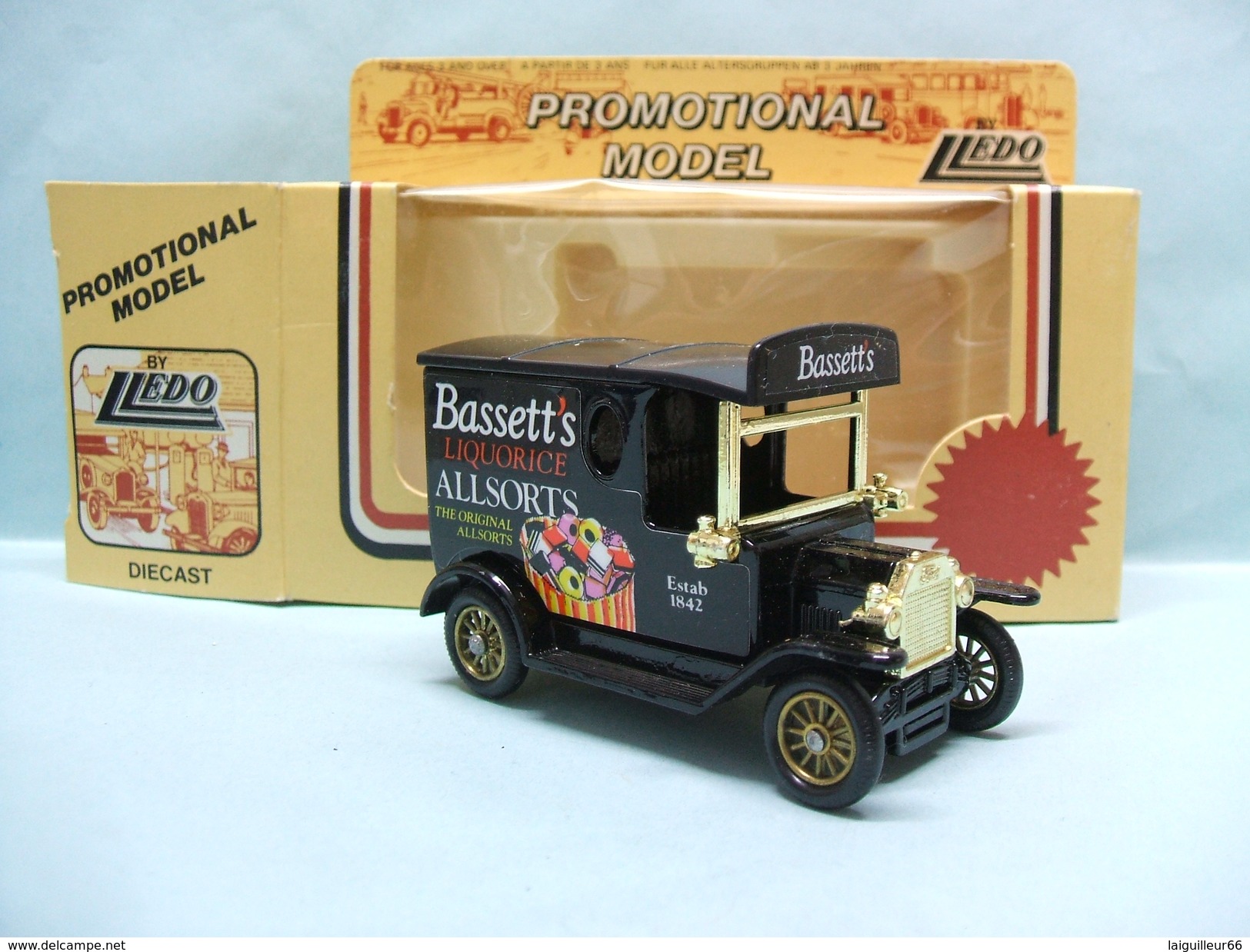 Lledo Promotional Model - FORD MODEL T Van Fourgon 1920 Bassett's Liquorice Allsorts BO - Commercial Vehicles