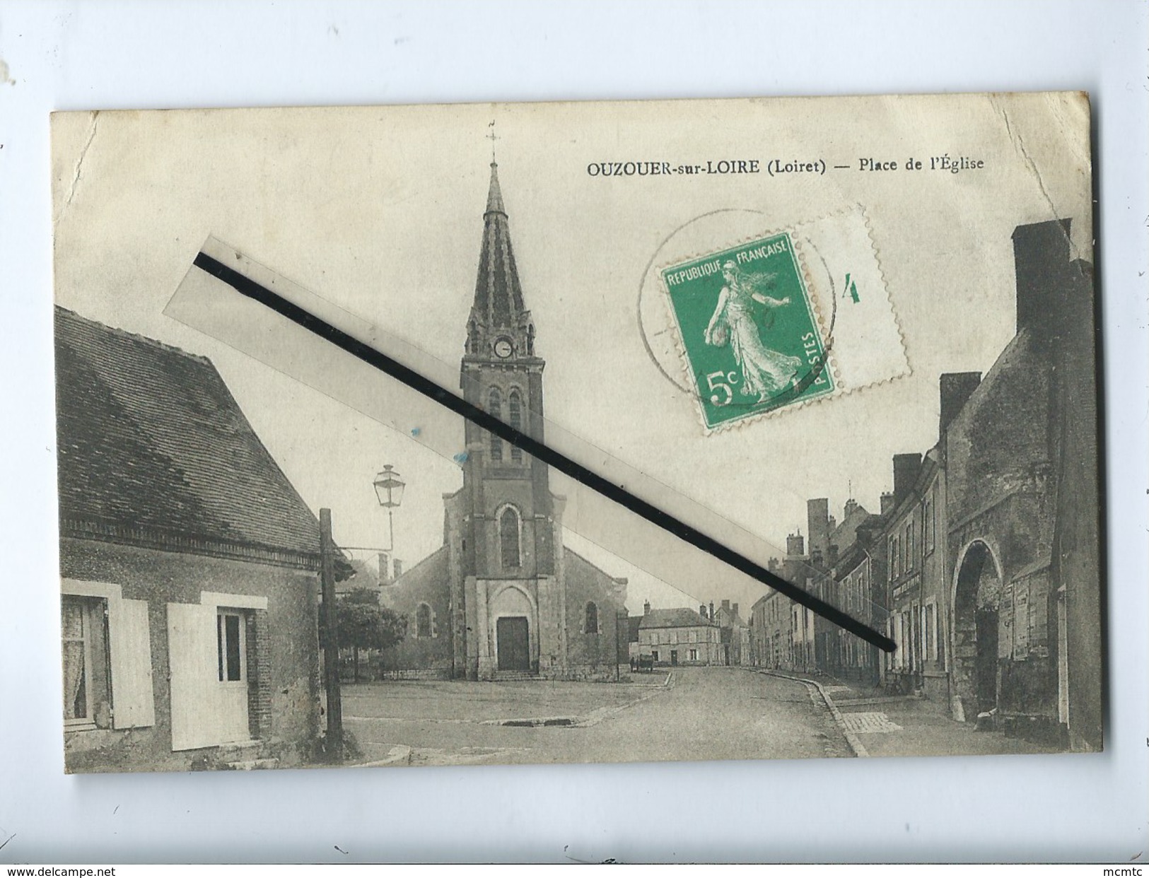 CPA  Abîmée - Ouzouer Sur Loire - Place De L'église - Ouzouer Sur Loire