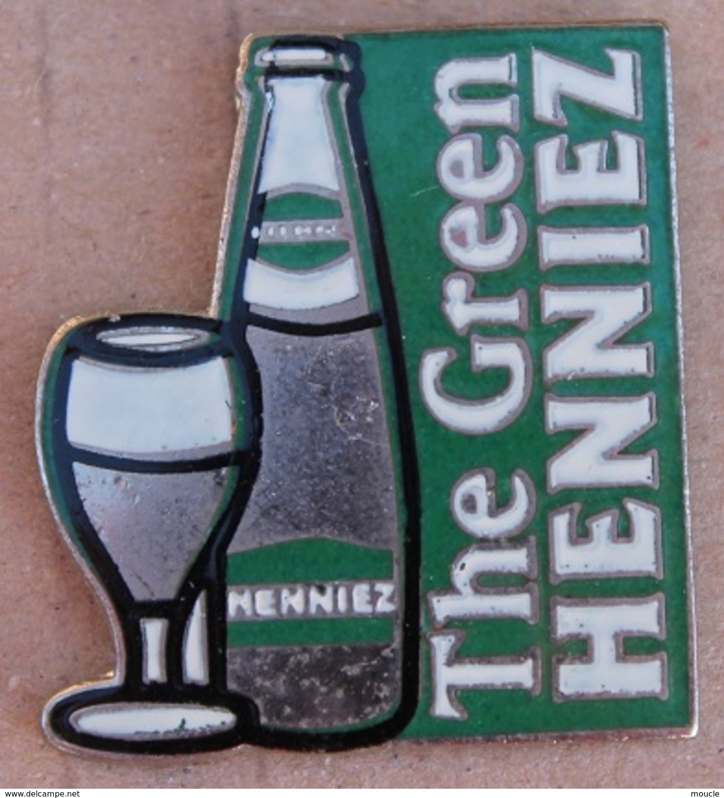 THE GREEN HENNIEZ - EAU GAZEUSE SUISSE - HENNIEZ VERTE - BOUTEILLE - VERRE - SWISS WATER -     (16) - Boissons