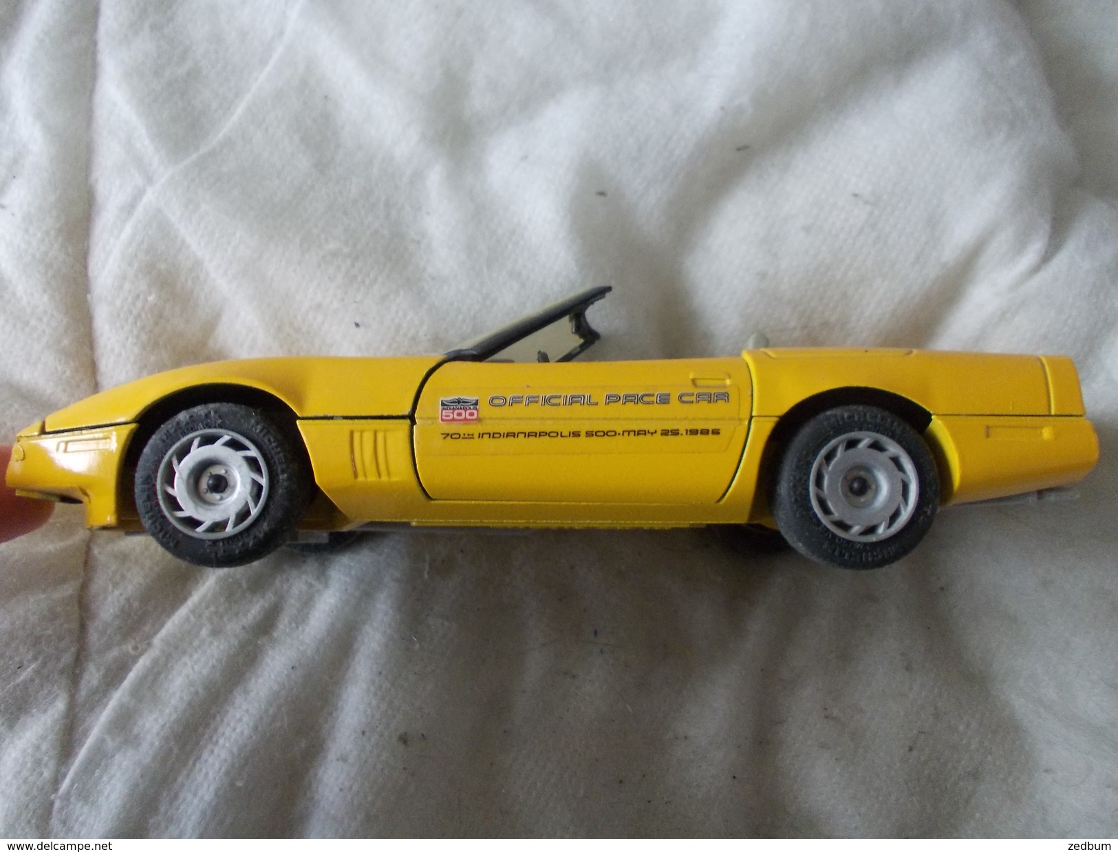 MAJORETTE 1/24 CHEVROLET CORVETTE 87 - Autres & Non Classés