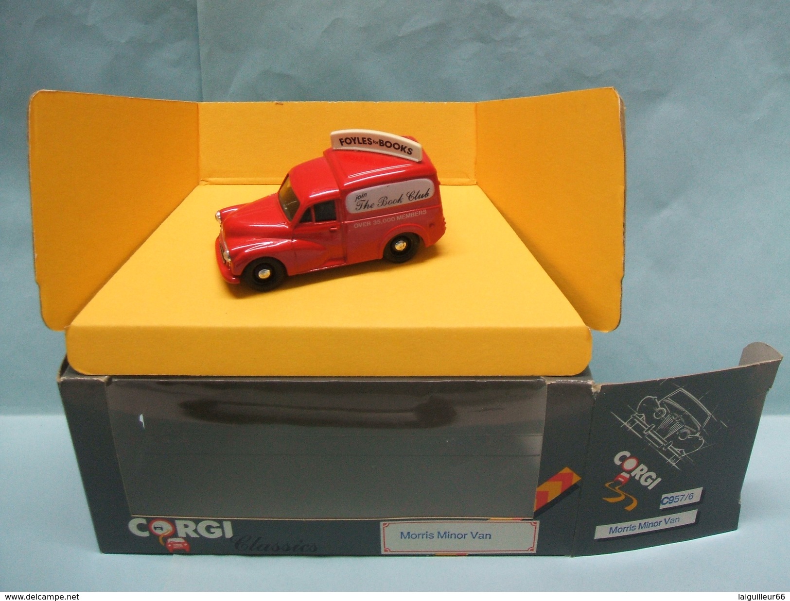 Corgi - MORRIS MINOR 1000 Van FOYLES FOR BOOKS Book Club Réf. C957/6 BO 1/43 - Corgi Toys