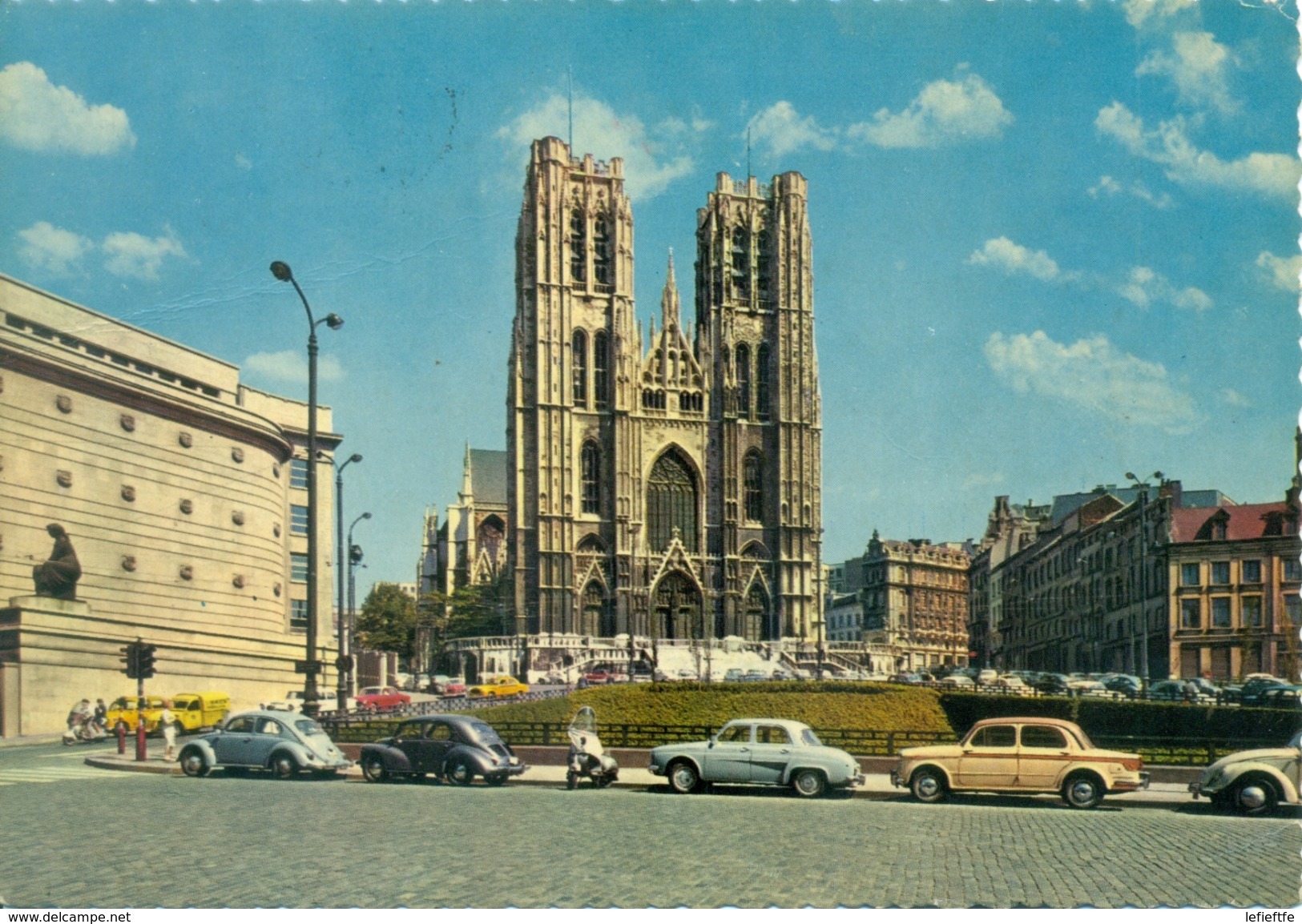 Belgique - Bruxelles - 1972 - Cathédrale Saint Michel - JC 71 - Ecrite, Timbrée, Circulée - 1551 - Monumenti, Edifici