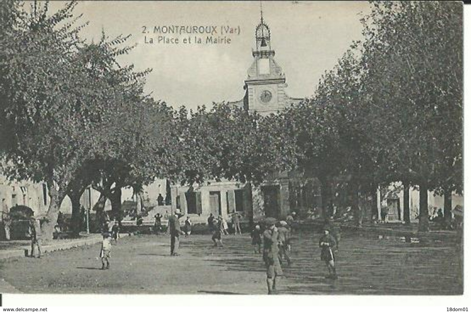 Montauroux (Var) La Place De La Mairie - Montauroux