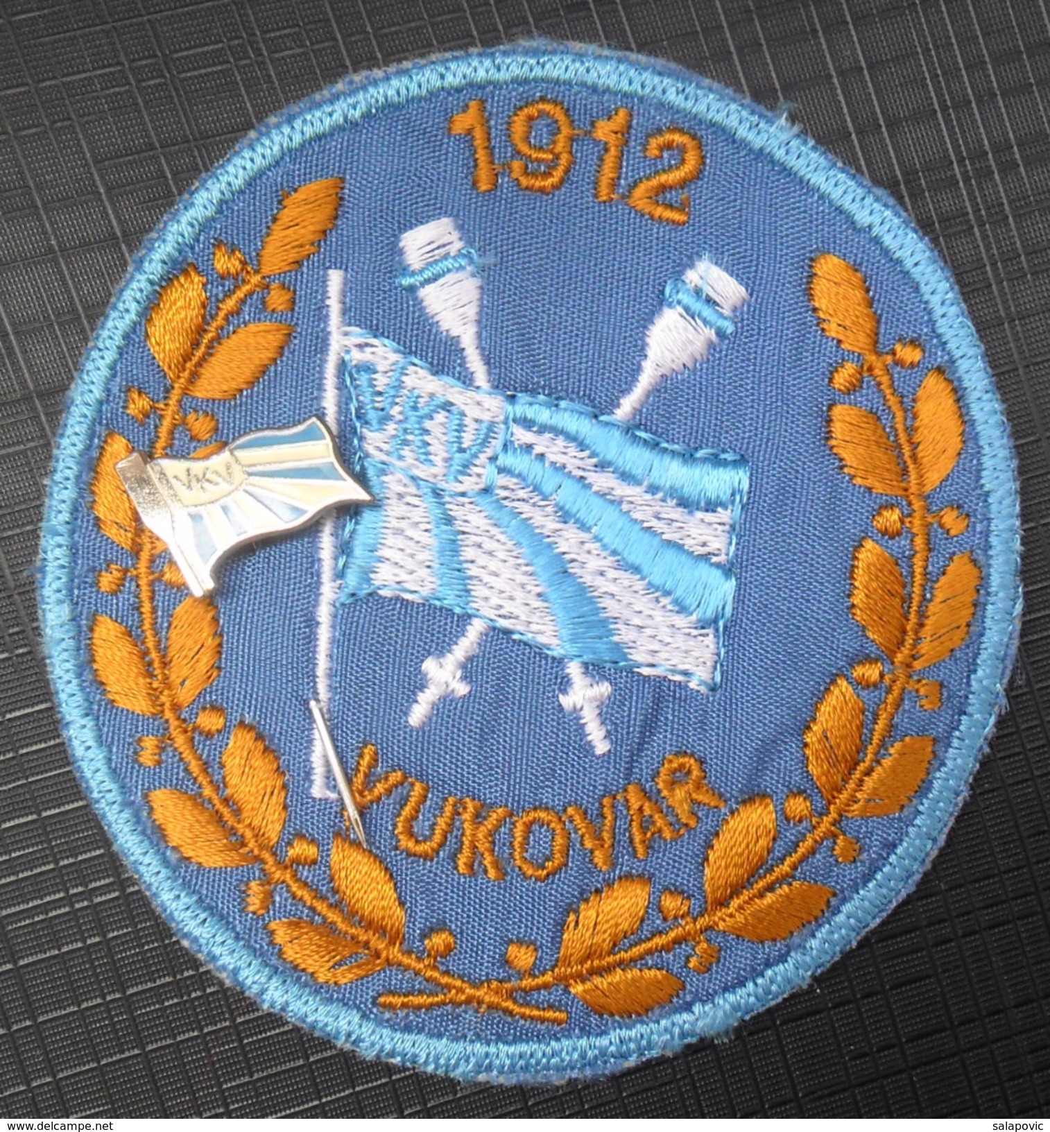 KAYAK & CANOE CLUB - VKV VUKOVAR (Croatia) OLD   Stitching  PATCHES AND PINS - Roeisport