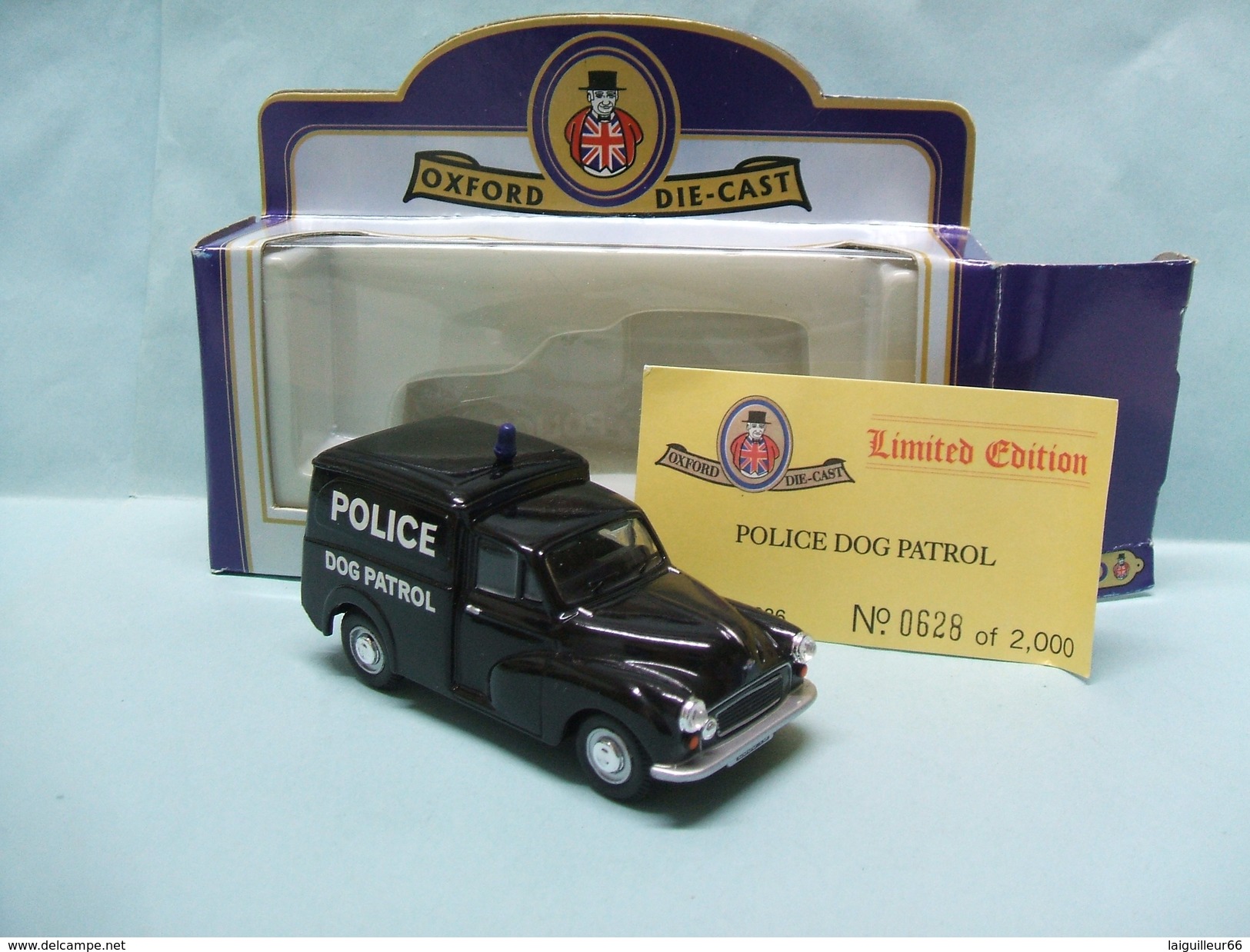 Oxford - MORRIS MINOR 1000 Van POLICE DOG PATROL Réf. MM036 BO 1/43 - Vrachtwagens