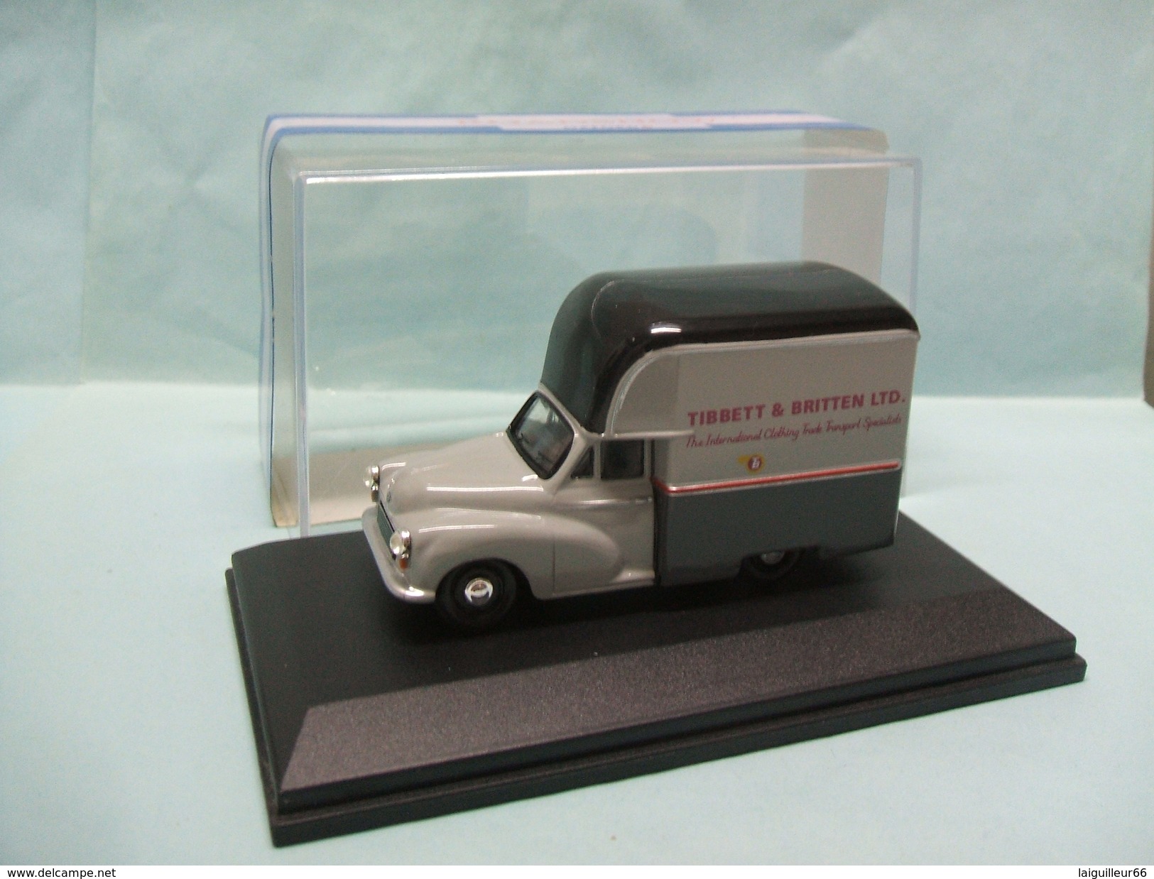 Oxford Roadshow - MORRIS MINOR 1000 Van TIBBETT & BRITTEN Ltd. Réf. MM024 BO 1/43 - Commercial Vehicles