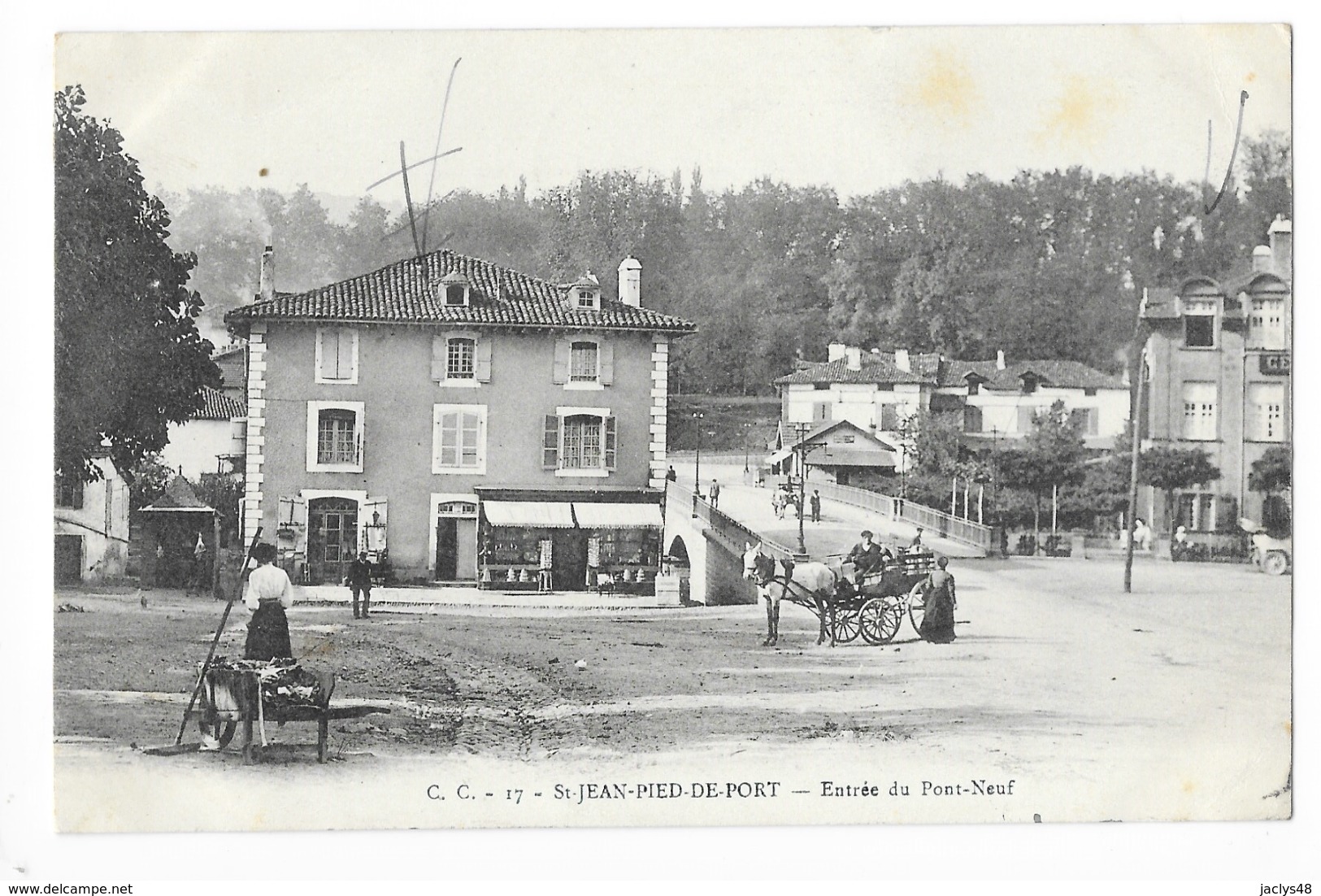 St-JEAN - PIED - DE - PORT  (cpa 64)   Entrée Du Pont Neuf -   -   L 1 - Saint Jean Pied De Port