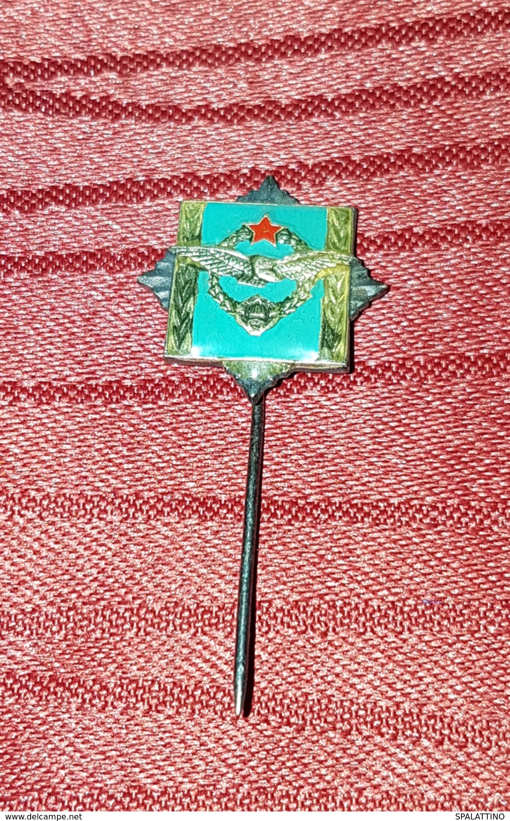 YUGOSLAVIAN AIRFORCES, ORIGINAL VINTAGE PIN BADGE - Militari