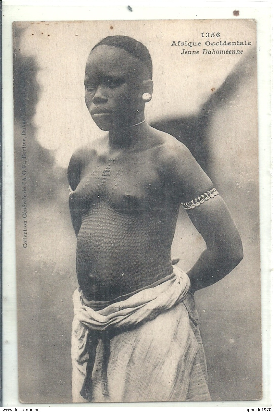 AFRIQUE OCCIDENTALE  - BENIN - DAHOMEY - Jeune Femme - Gros Plan - Curiosa - - Benin