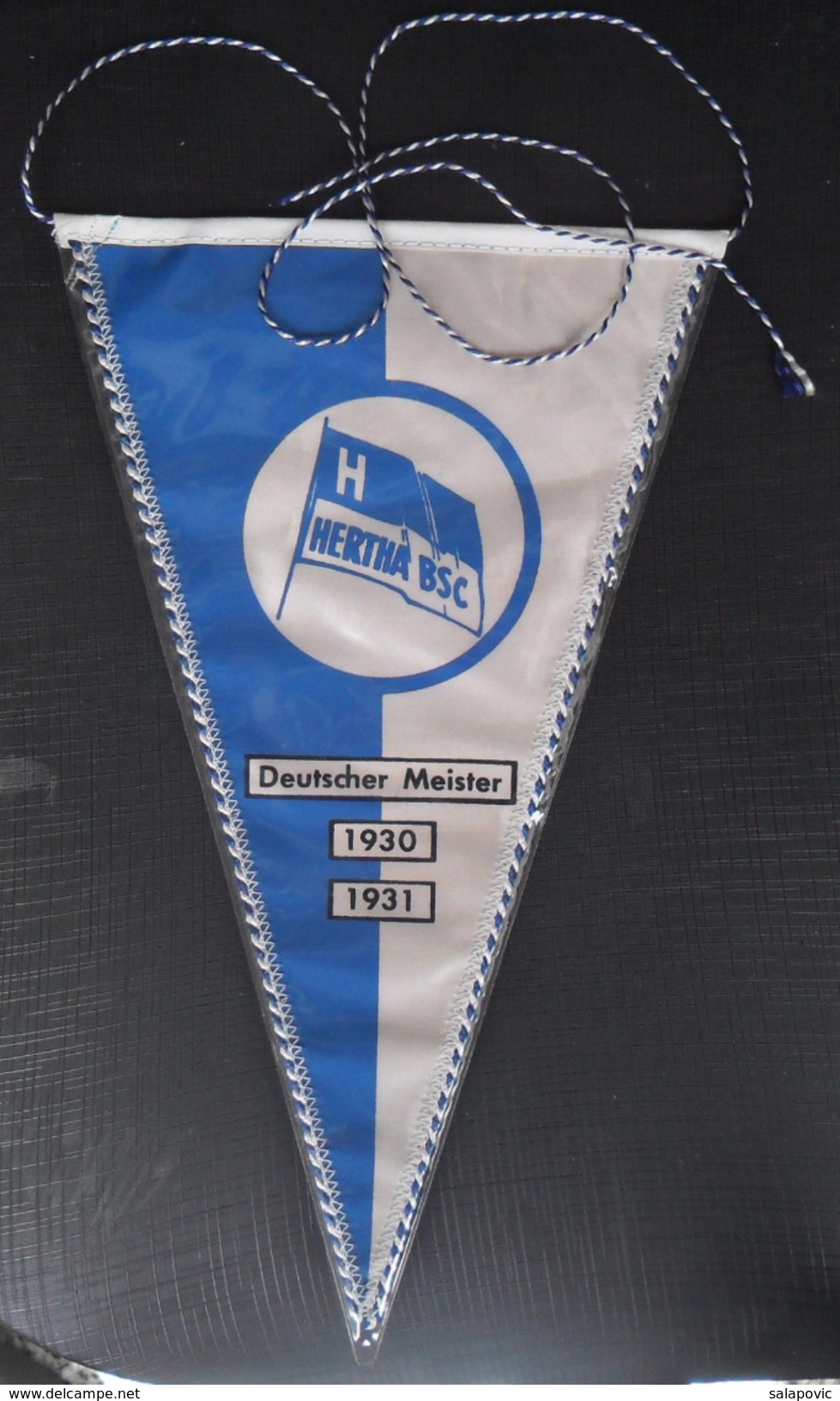 HERTHA BERLIN DEUTSCHER MEISTER 1930,1931 GERMANY FOOTBALL CLUB CALCIO OLD PENNANT - Apparel, Souvenirs & Other