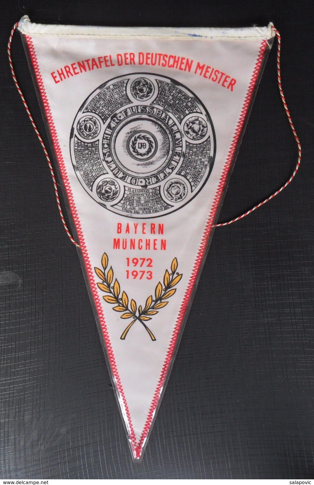 FC BAYERN MUNCHEN GERMANY FOOTBALL CLUB CALCIO OLD PENNANT - Habillement, Souvenirs & Autres