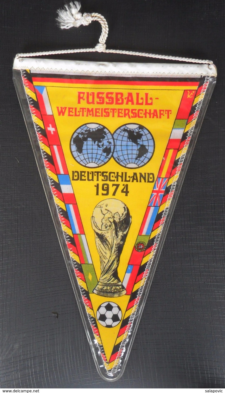 FIFA World Cup 1974 DEUTSCHLAND, GERMANY FOOTBALL CLUB CALCIO OLD PENNANT - Uniformes Recordatorios & Misc