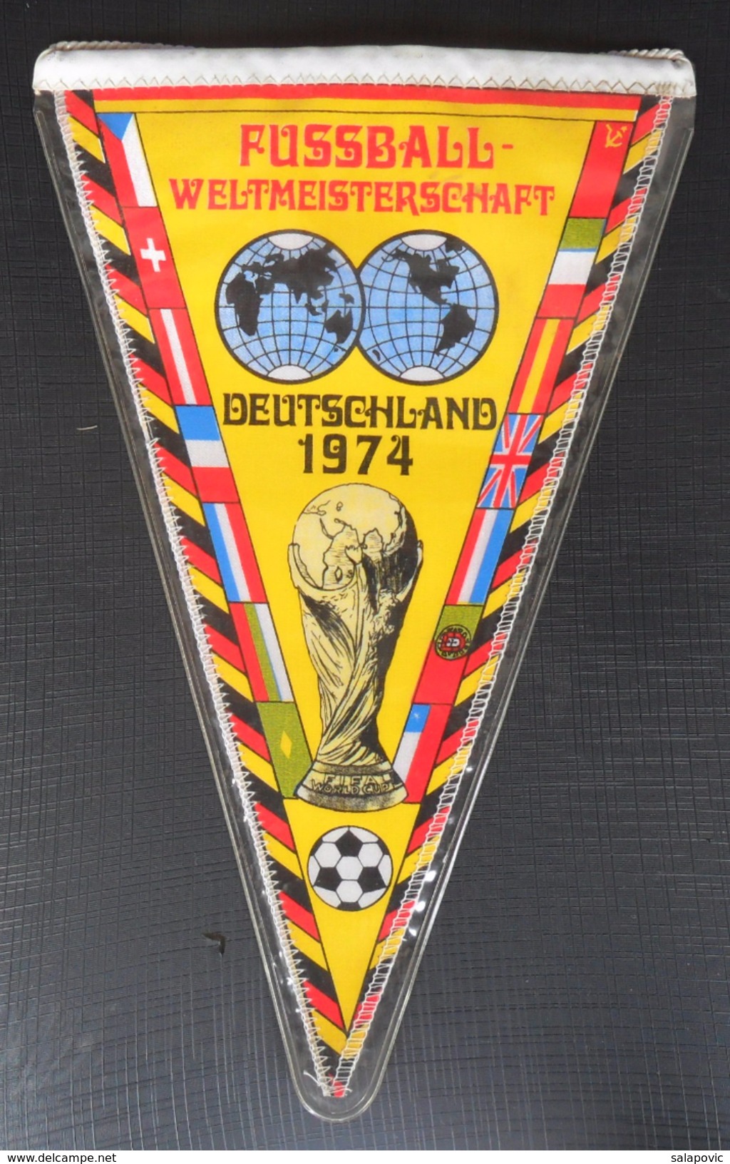 FIFA World Cup 1974 DEUTSCHLAND, GERMANY FOOTBALL CLUB CALCIO OLD PENNANT - Bekleidung, Souvenirs Und Sonstige