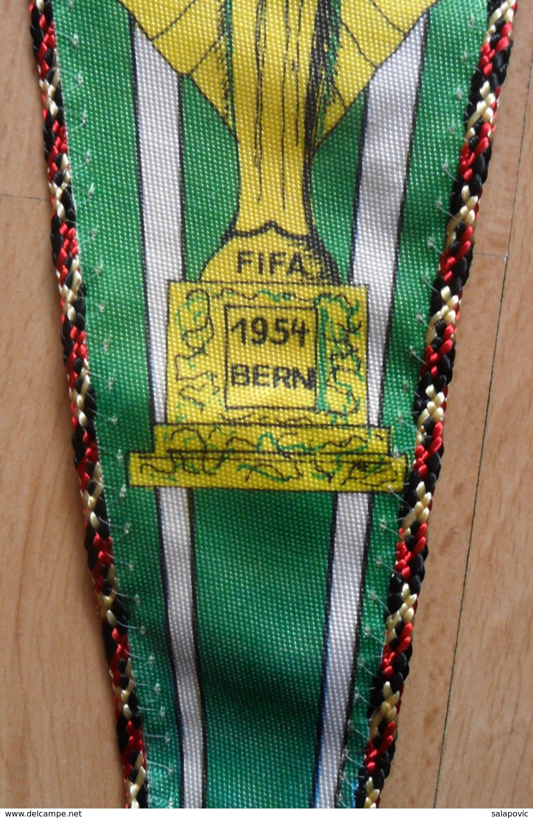 FUßBALL WELTMEISTERSCHAFT DEUTSCHLAND 1974, FOOTBALL WORLD CHAMPIONSHIP GERMANY 1974 OLD PENNANT