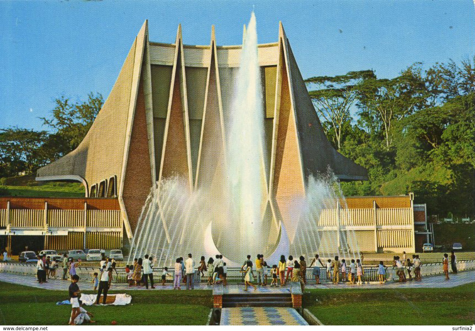 SINGAPORE - NATIONAL THEATRE AND WATER FOUNTAIN S14 - Singapore