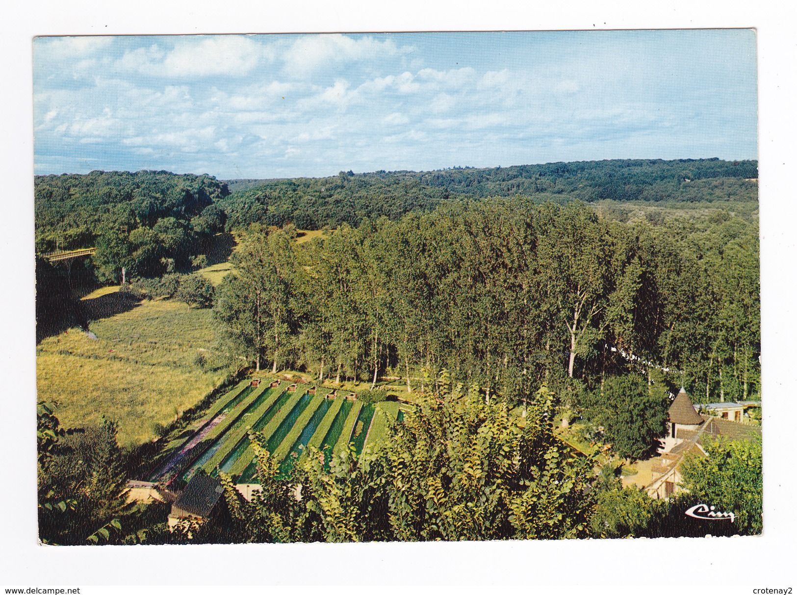 27 Conches En Ouche Très Belle Vue Panoramique Sur La Vallée En 1975 Cressonnière ? - Conches-en-Ouche