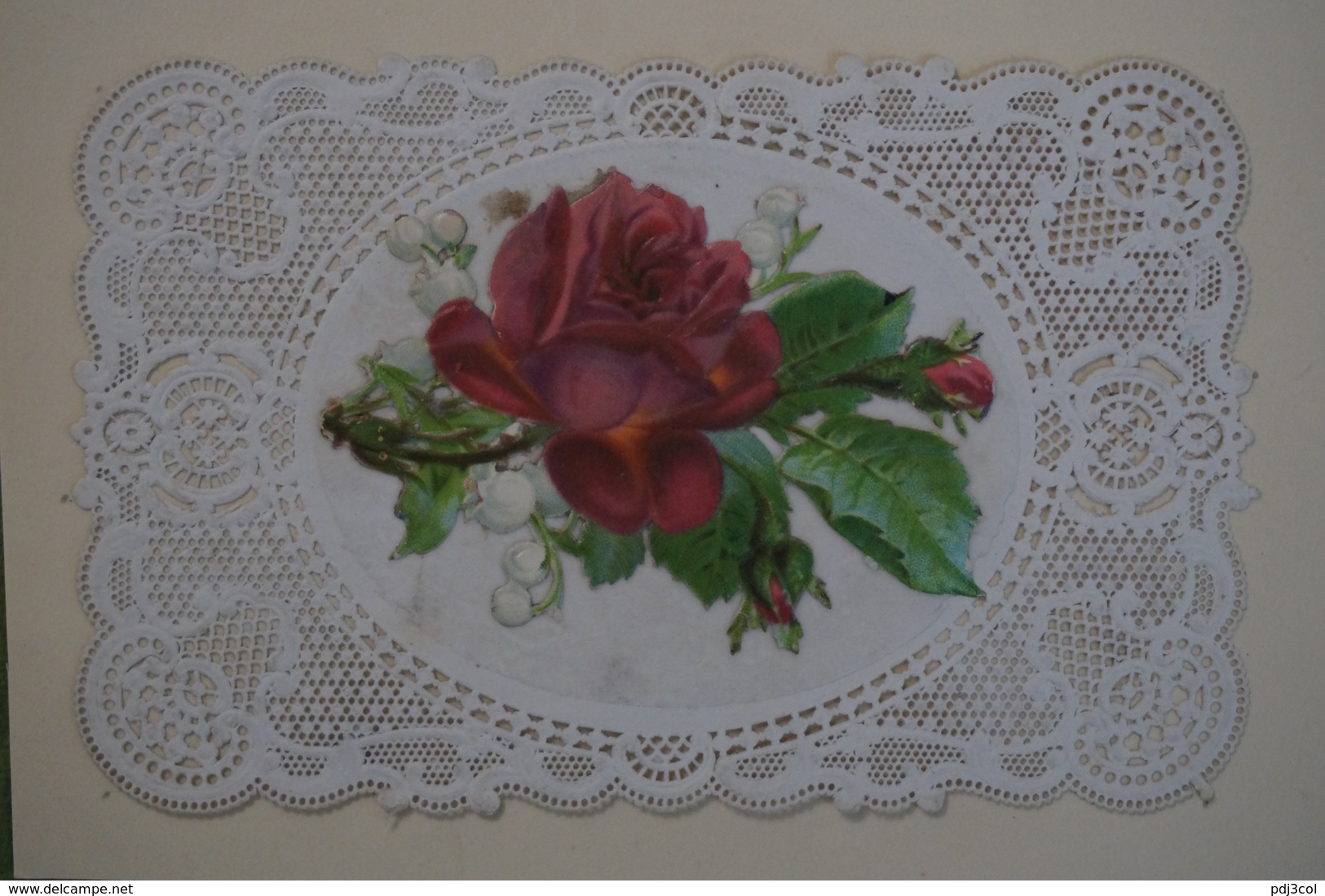 Belle Image Ornée De Chromo Découpi De Fleurs, Rose Et Muguet Avec Bordure Finement Ajourée De Type Canivet - Devotion Images