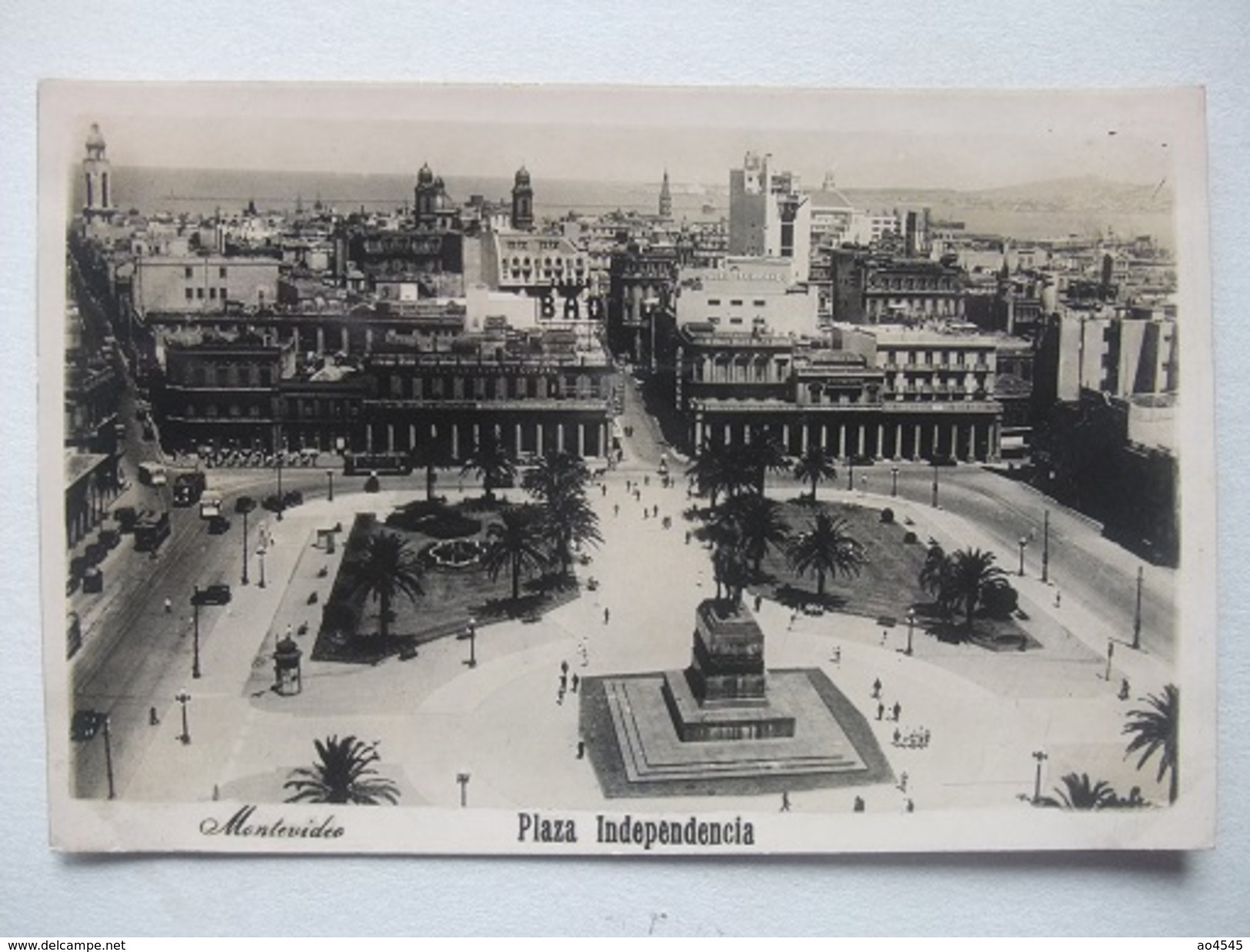 L57 Postcard Uruguay - Montevideo - Plaza Independencia - Uruguay