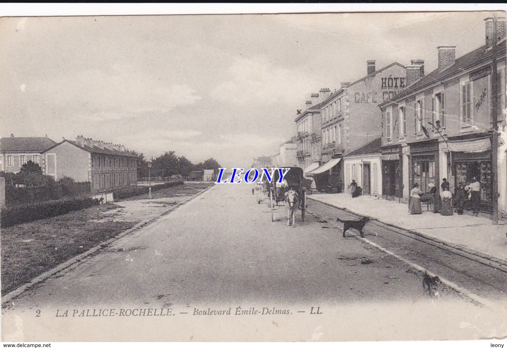 CPA  De LA PALLICE - ROCHELLE   (17) -    BOULEVARD EMILE DELMAS  N° 2 LL -  CALECHE - CHIENS - CAFE HOTEL - La Rochelle