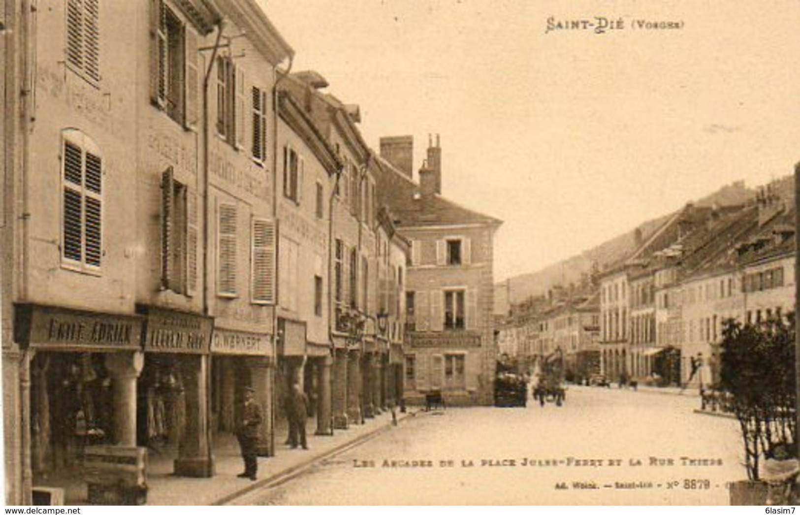 CPA - SAINT-DIE (88) - Aspect Des Arcades De La Place J.Ferry Et Rue Thiers Dans Les Années 20 - Saint Die