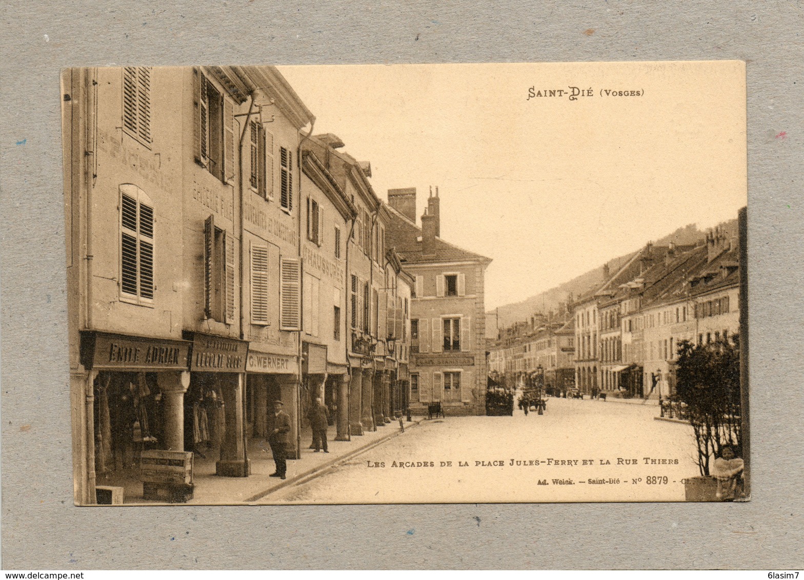 CPA - SAINT-DIE (88) - Aspect Des Arcades De La Place J.Ferry Et Rue Thiers Dans Les Années 20 - Saint Die