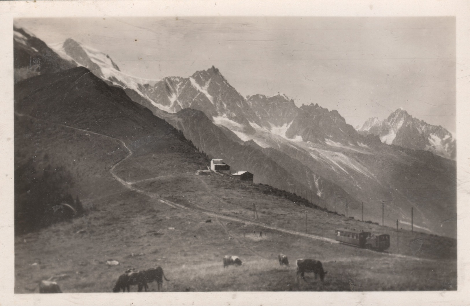 74A116C1 CPSM PF - PLATEAU DEBELLEVUE   MONTEE VERS VOZA ET CHAINE DES AIGUILLES - Autres & Non Classés