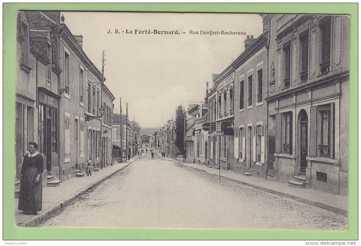 LA FERTE BERNARD : Rue Denfert Rochereau, Le Garage Moderne. TBE. 2 Scans. Edition J B - La Ferte Bernard