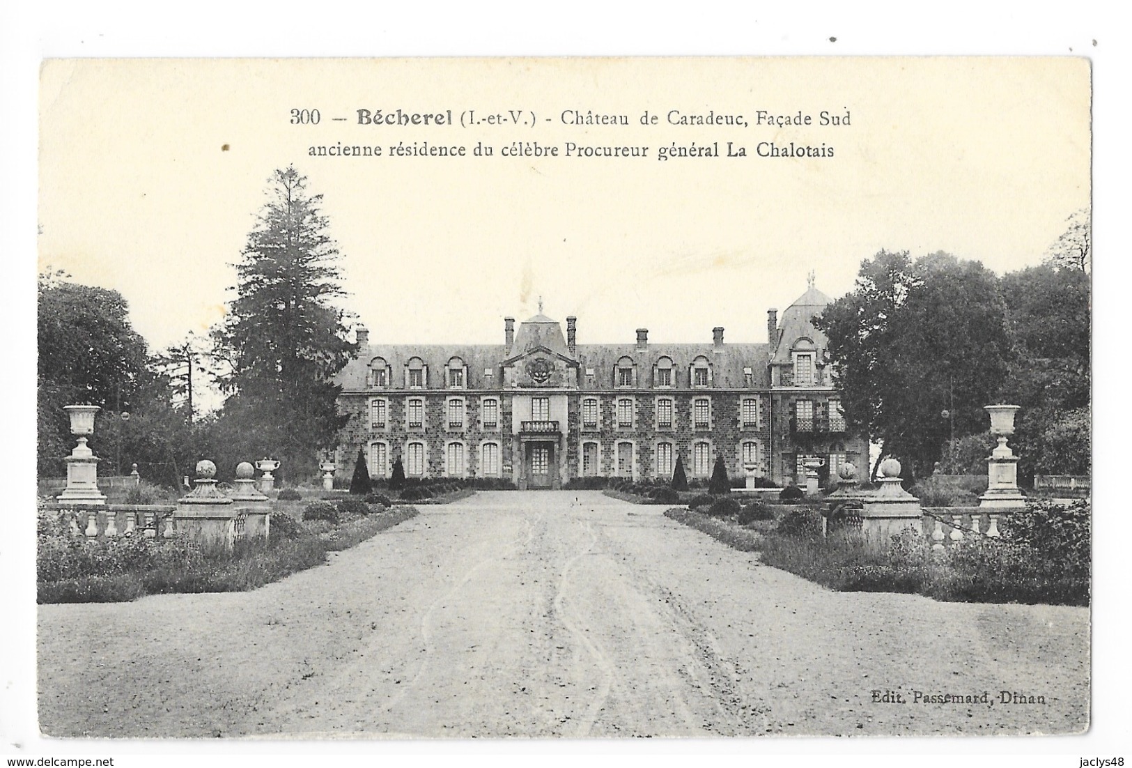 BECHEREL  (cpa 35)  Le Château De CARADEUC  Façade Sud -   - L 1 - Bécherel