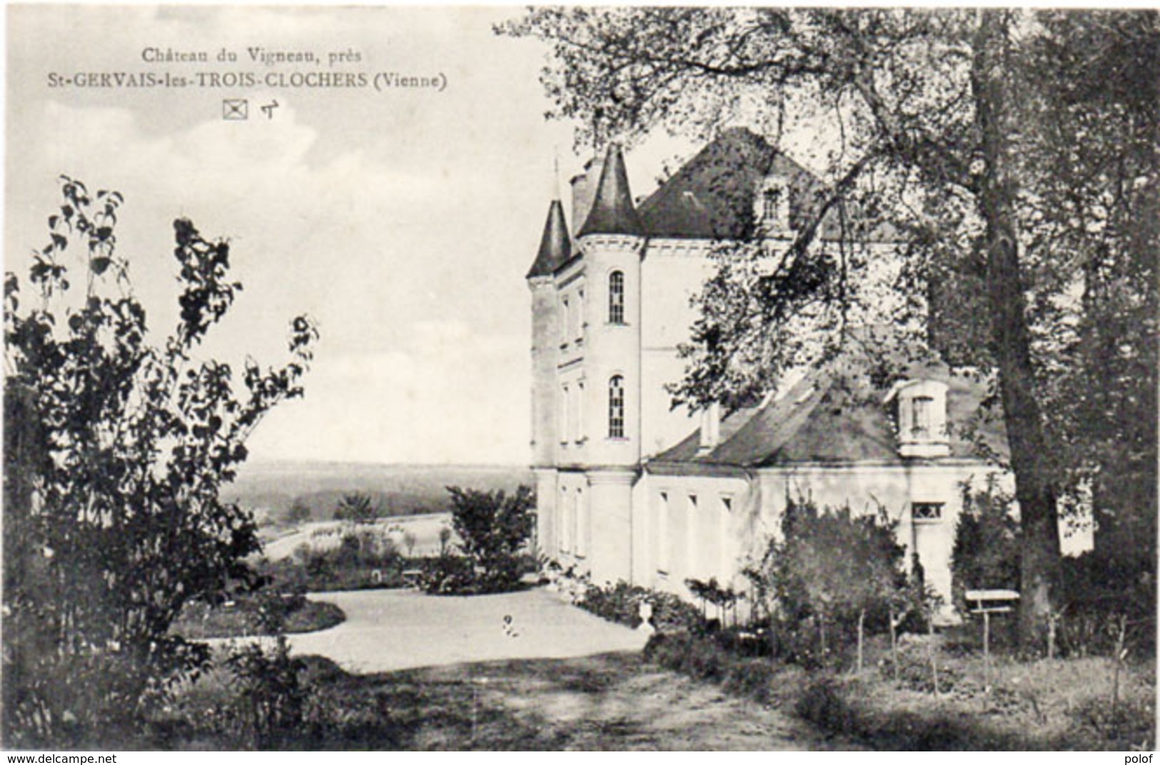 Chateau Du Vigneau, Près SAINT GERVAIS LES TROIS CLOCHERS      (96560) - Saint Gervais Les Trois Clochers