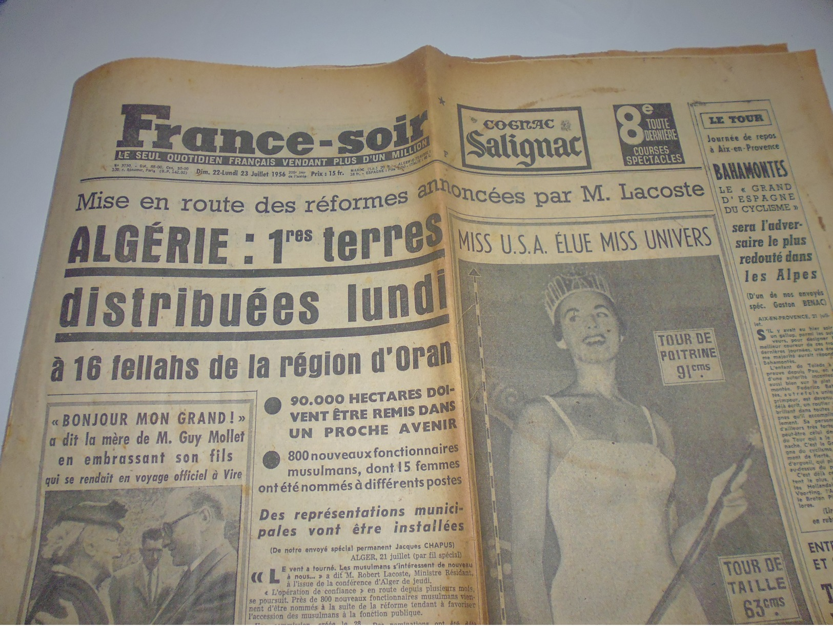 France-soir--23/07/1956-accident De Train à Grenoble-tour De France-algerie ,terres Distribuées Aux Fellahs-miss Univers - 1950 - Today