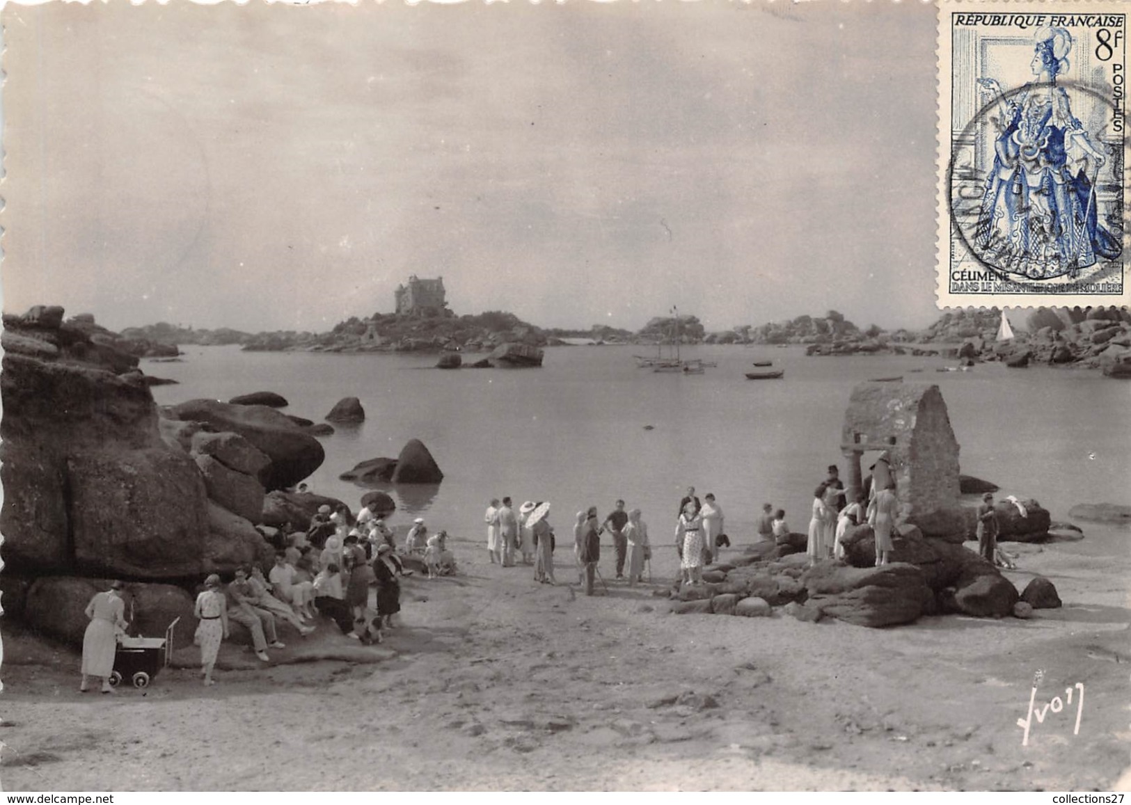 22-PLOUMANAC'H- LA PLAGE , ORATOIRE DE ST GUIREC, PATRON DES JEUNES FILLES A MARIER, AU LOIN CHÂTEAU DE CASTAERES - Ploumanac'h