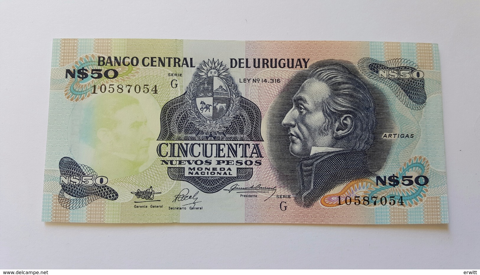 URUGUAY 50 NUEVOS PESOS - Uruguay