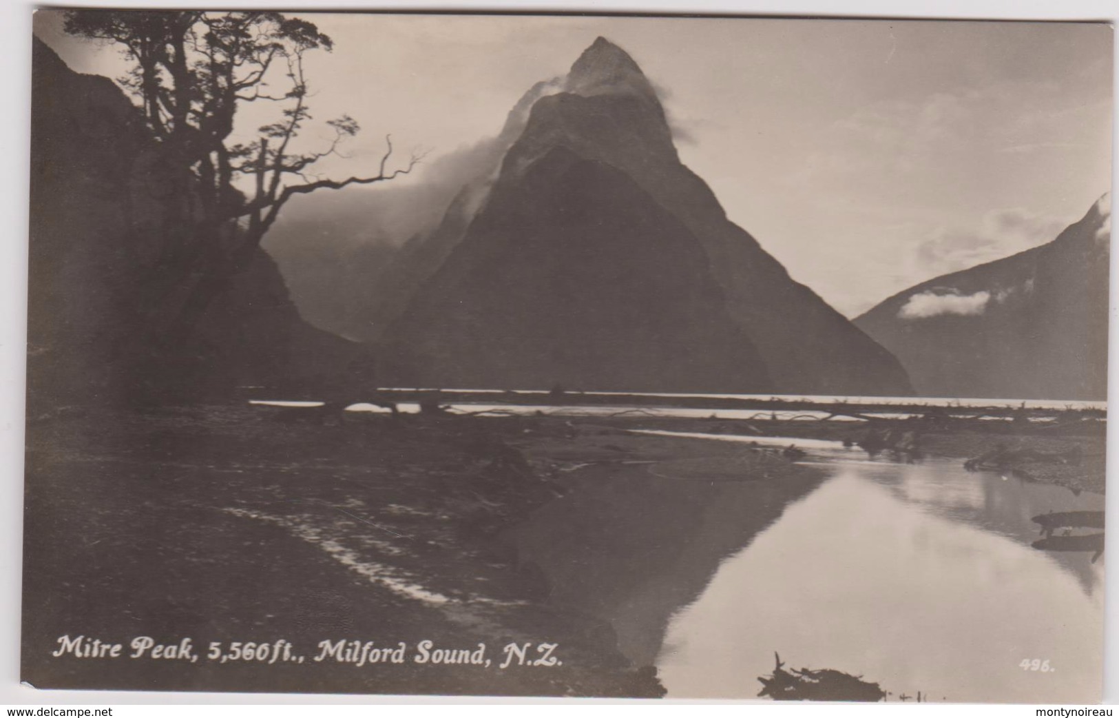 LB 14 : Nouvelle  Zélande :  Mitre  Peak , Milford  Sound  , Southern - Nouvelle-Zélande