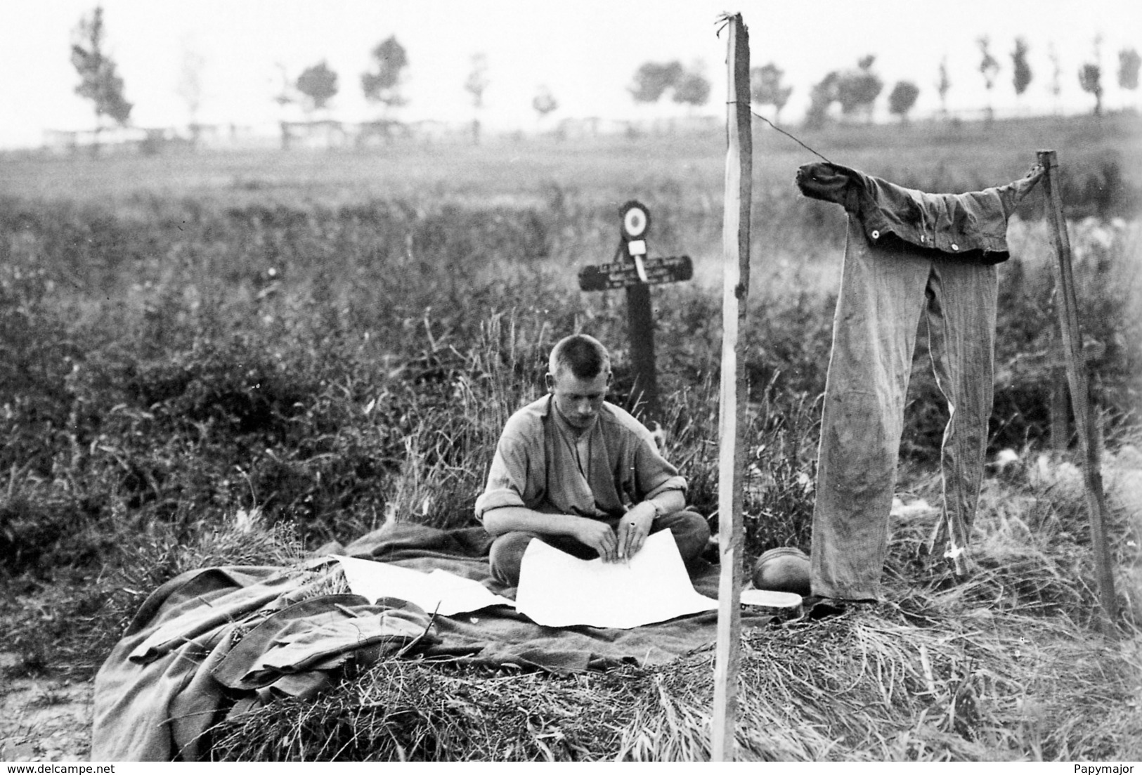 Militaria WW1  - Soldat Belge Sur La Tombe D'un Camarade - 1914-18