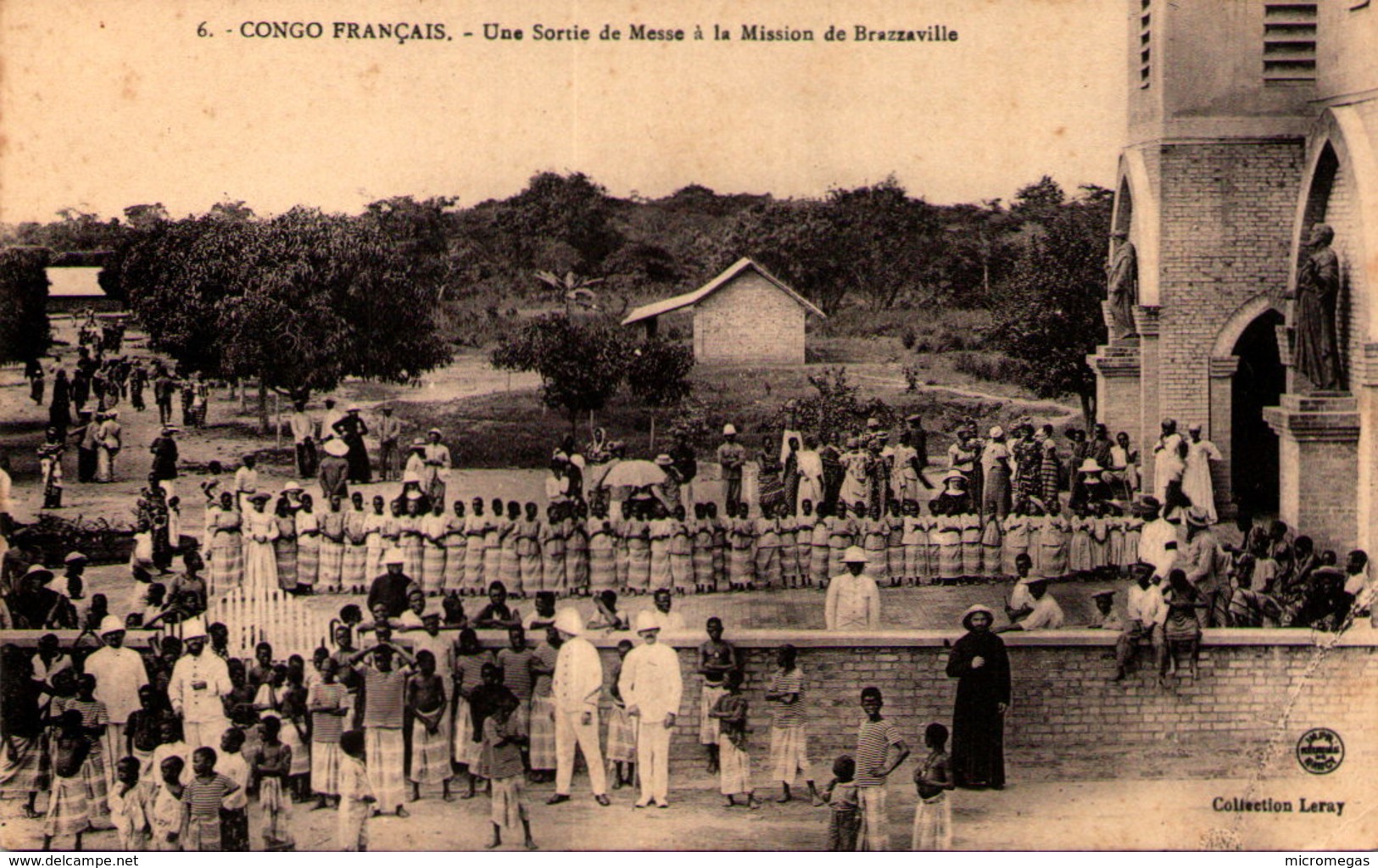 CONGO FRANÇAIS - Une Sortie De Messe à La Mission De Brazzaville - Congo Français