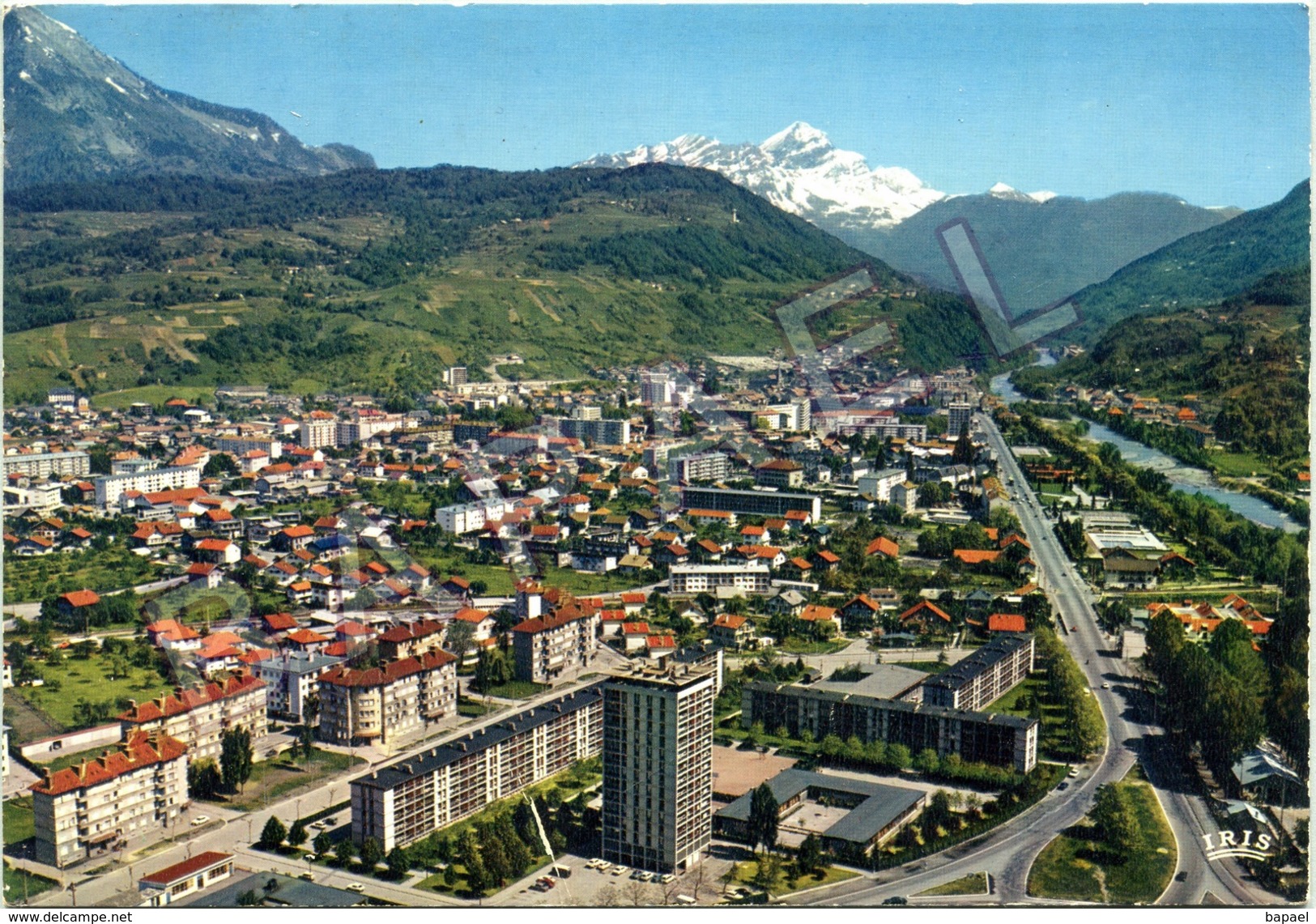 Albertville (73) - Vue D'Ensemble - Au 1er Plan Le Champ De Mars - Au Fond Le Charvin - Albertville