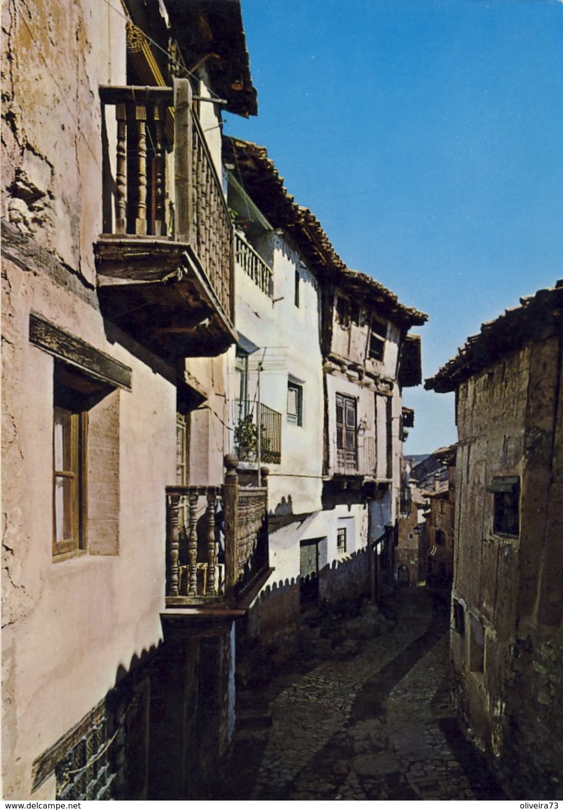 ALBARRACIN (TERUEL) - (Monumento Nacional) Calle Del Chorro Y Balcones Típicos - Teruel