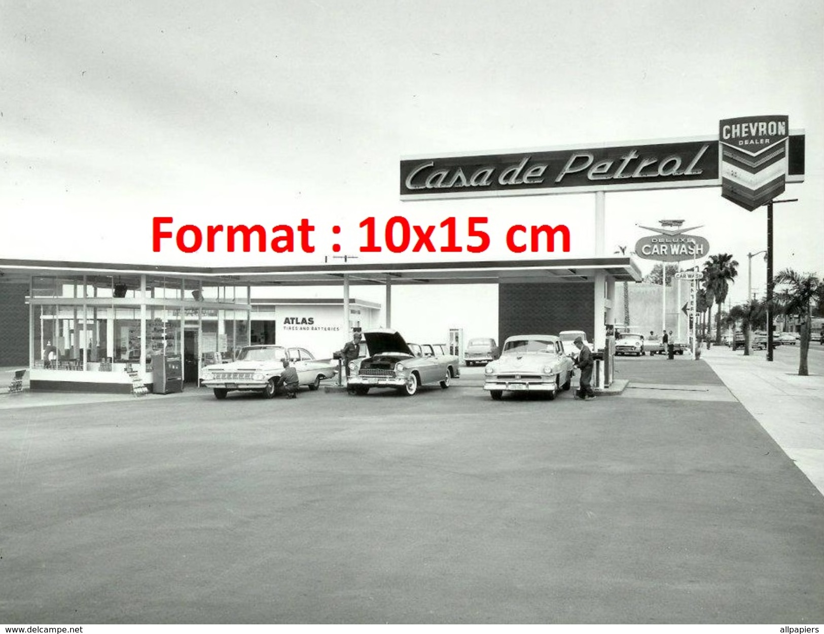 Reproduction D´une Photographie D'une Station Essence Casa De Petrol - Autres & Non Classés