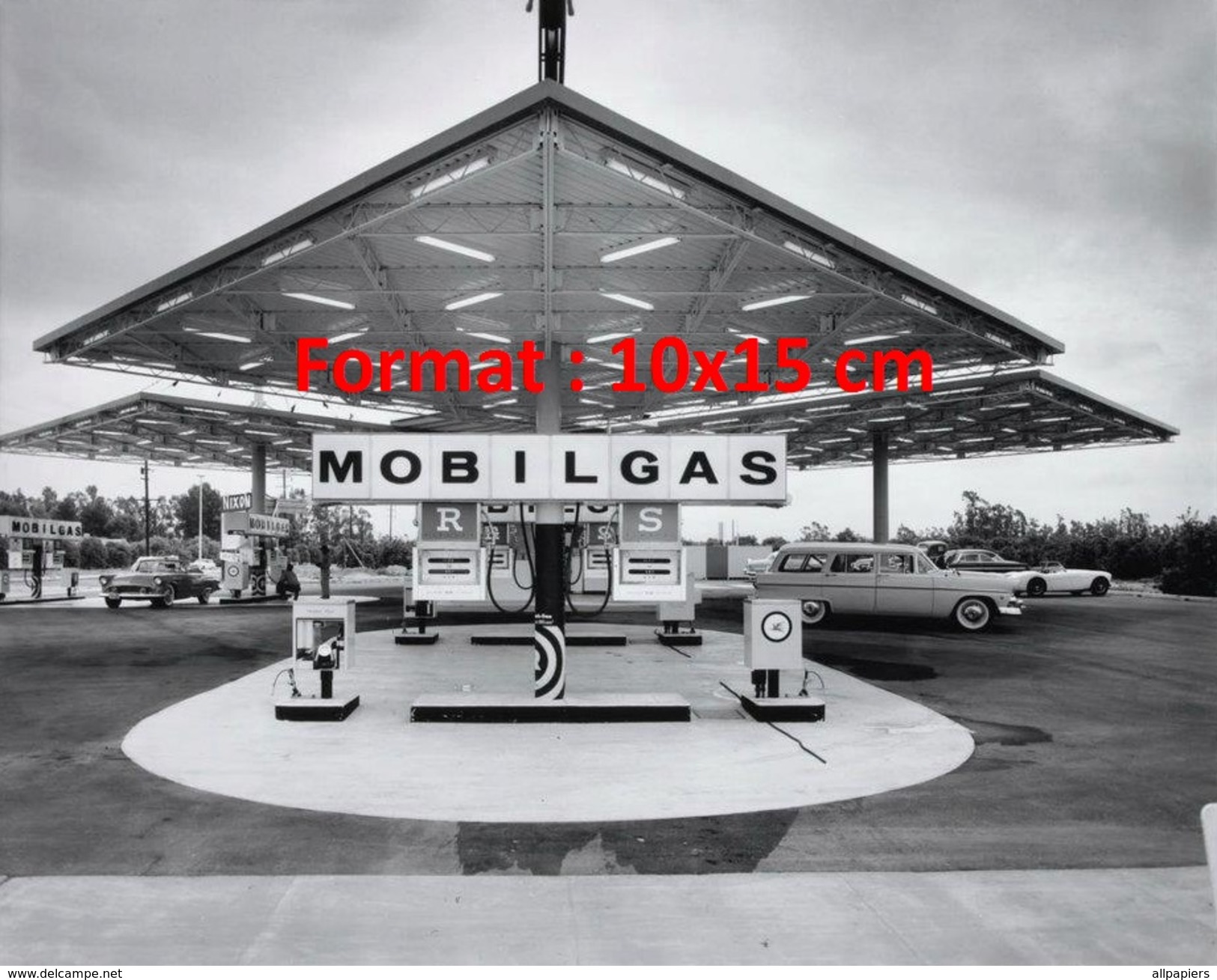 Reproduction D´une Photographie D'une Station Essence Mobilgas - Autres & Non Classés