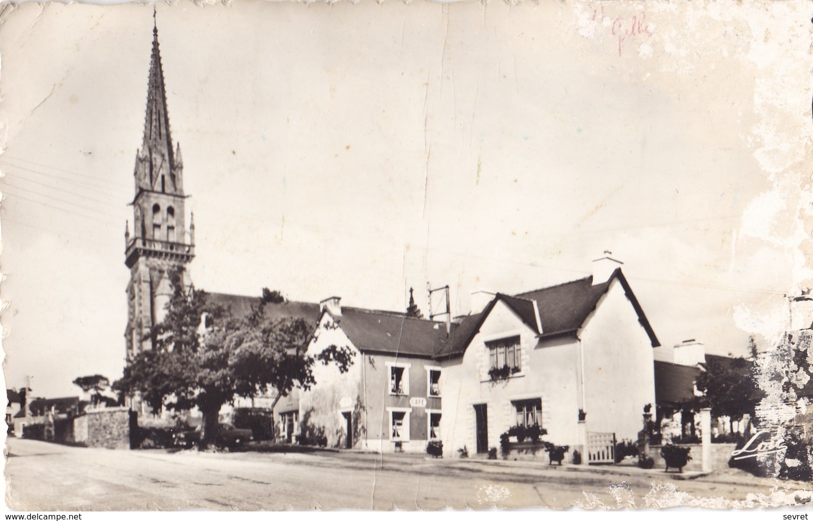 SAINT-GILLES-VIEUX-MARCHE.- Le Centre Et L'Eglise. CPSM 9x14 RARE - Saint-Gilles-Vieux-Marché