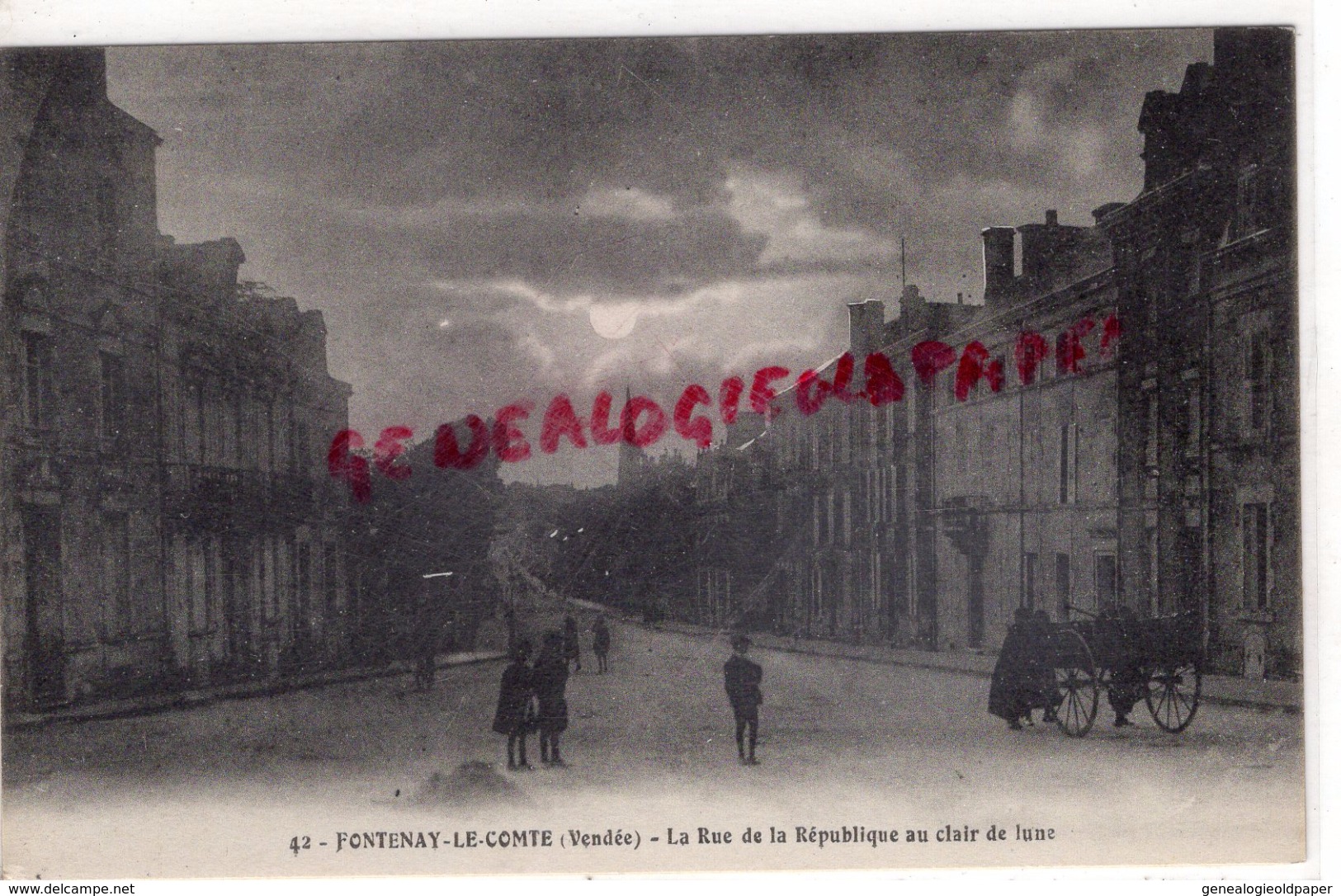 85 - FONTENAY LE COMTE - LA RUE DE LA REPUBLIQUE AU CLAIR DE LUNE - Fontenay Le Comte