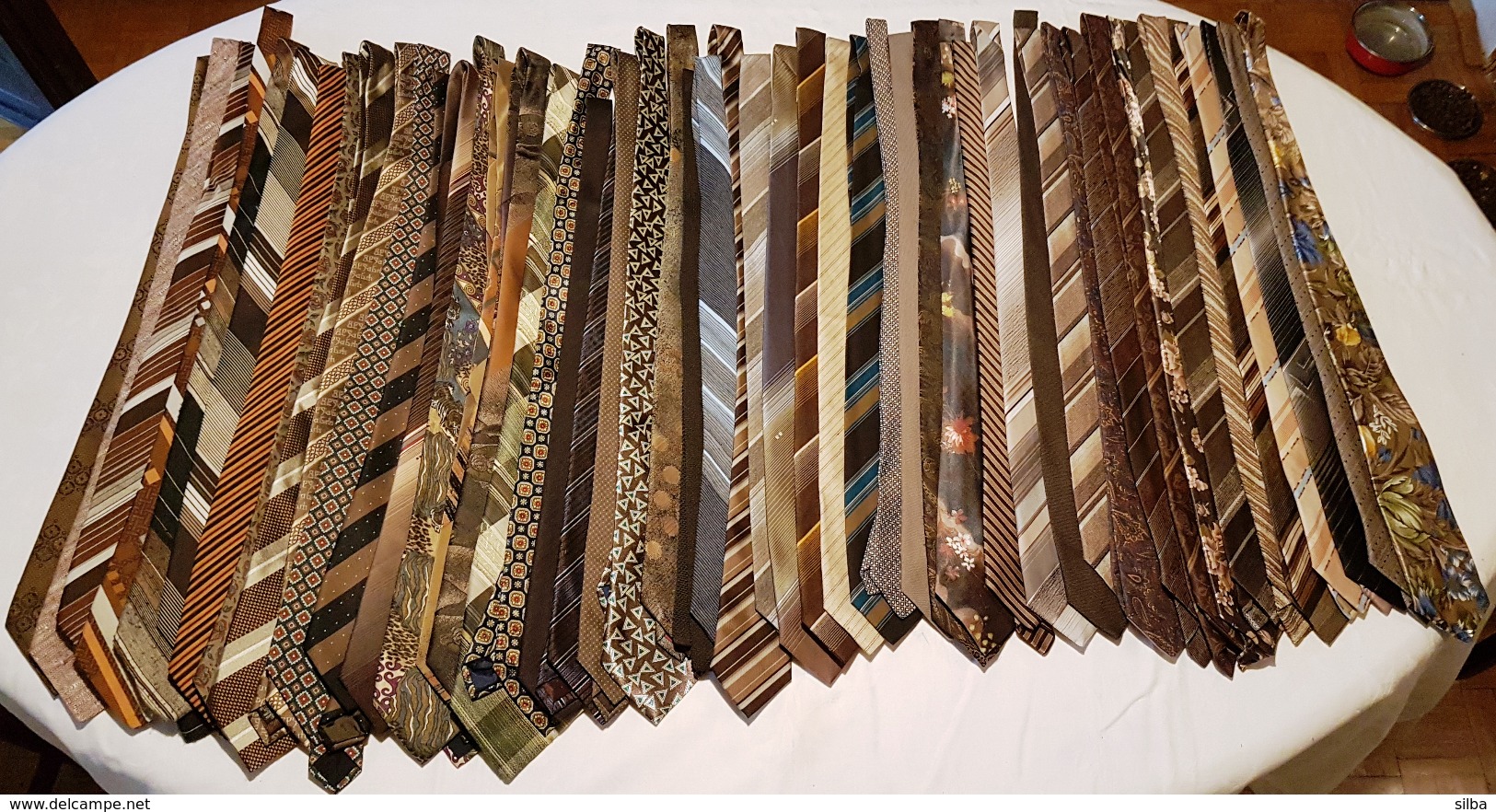 Tie / Ties / Cravat / Cravata / Kravate / Necktie / Cravates / Krawatte / 180 Pcs - Ties