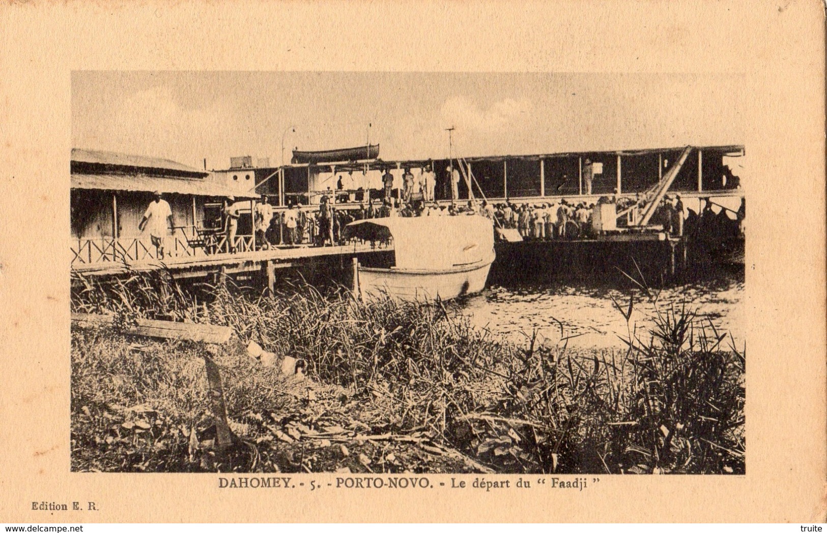 BENIN  PORTO-NOVO LE DEPART DU "FAADJI" - Benin