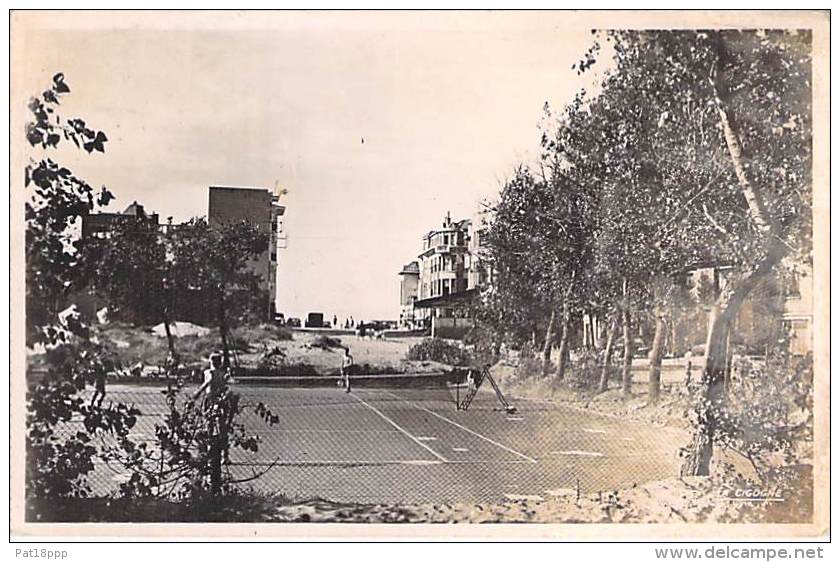 59 - BRAY DUNES : Les Tennis - CPSM Photo Et Blanc PF 1952 - Nord - Bray-Dunes