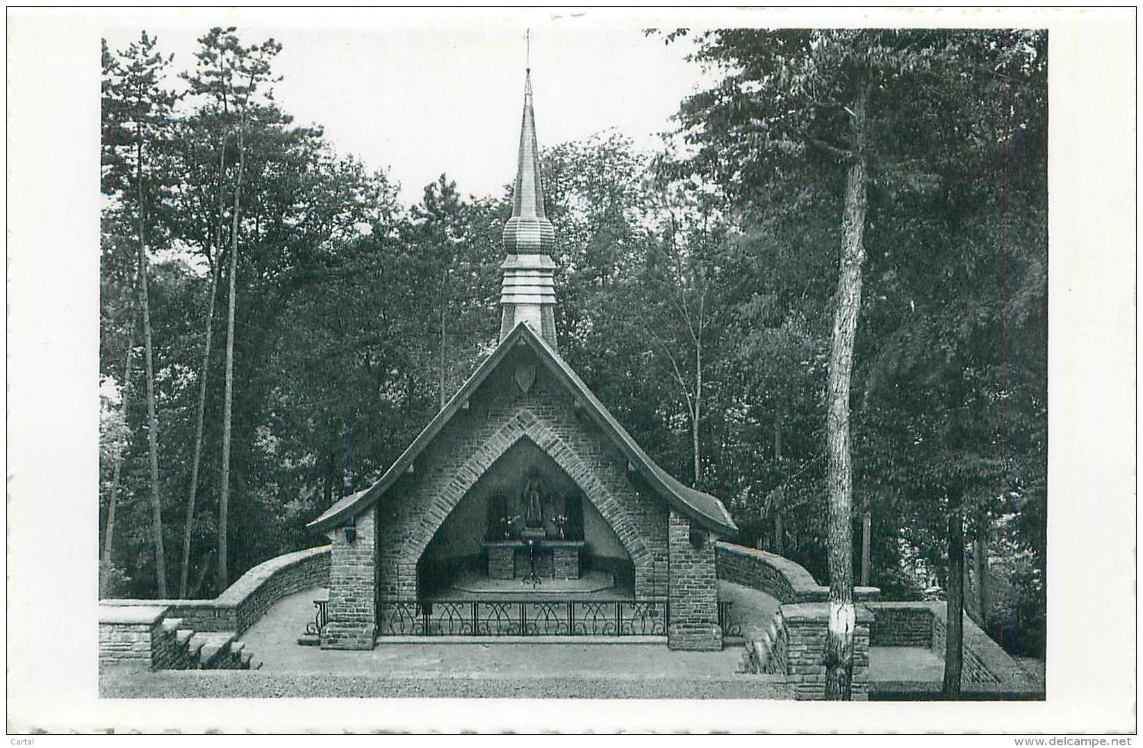 MARCHE-en-FAMENNE - Chapelle Votive En Reconnaissance - Marche-en-Famenne