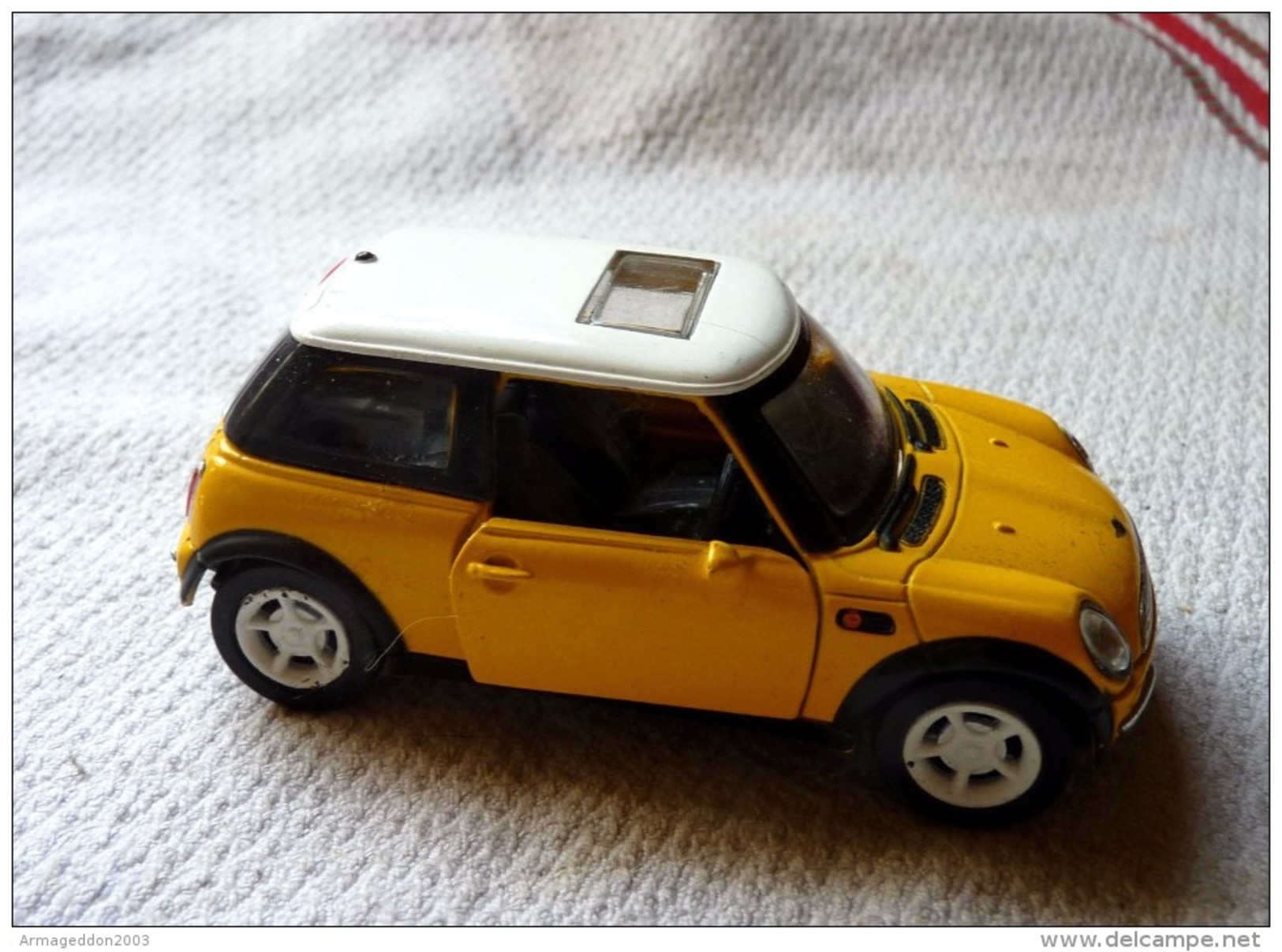 VOITURE 11 X 5 CM MINI COOPER BE - Beperkte Oplage En Curiosa - Alle Merken