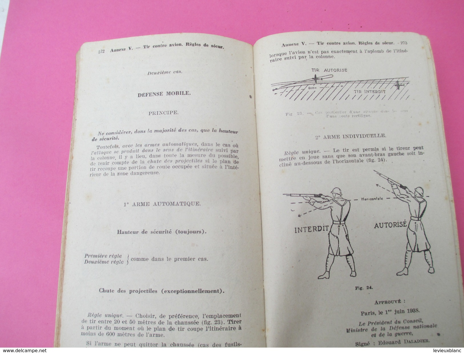 Militaria//Rglt de l'Infanterie/Service en Campagne/Minist. Déf. Nat. et  Guerre/Charles Lavauzelle/1945          LIV121