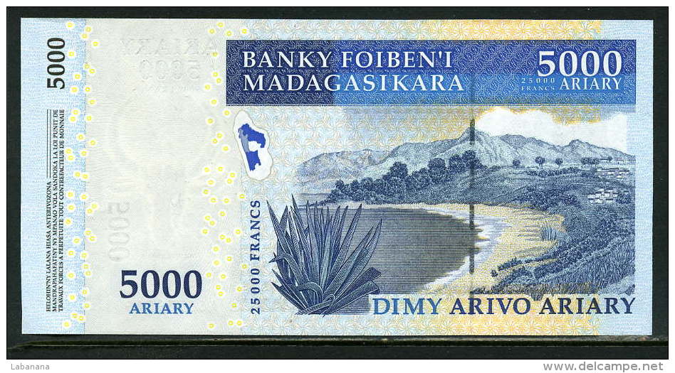 321-Madagascar lot de 7 billets neufs