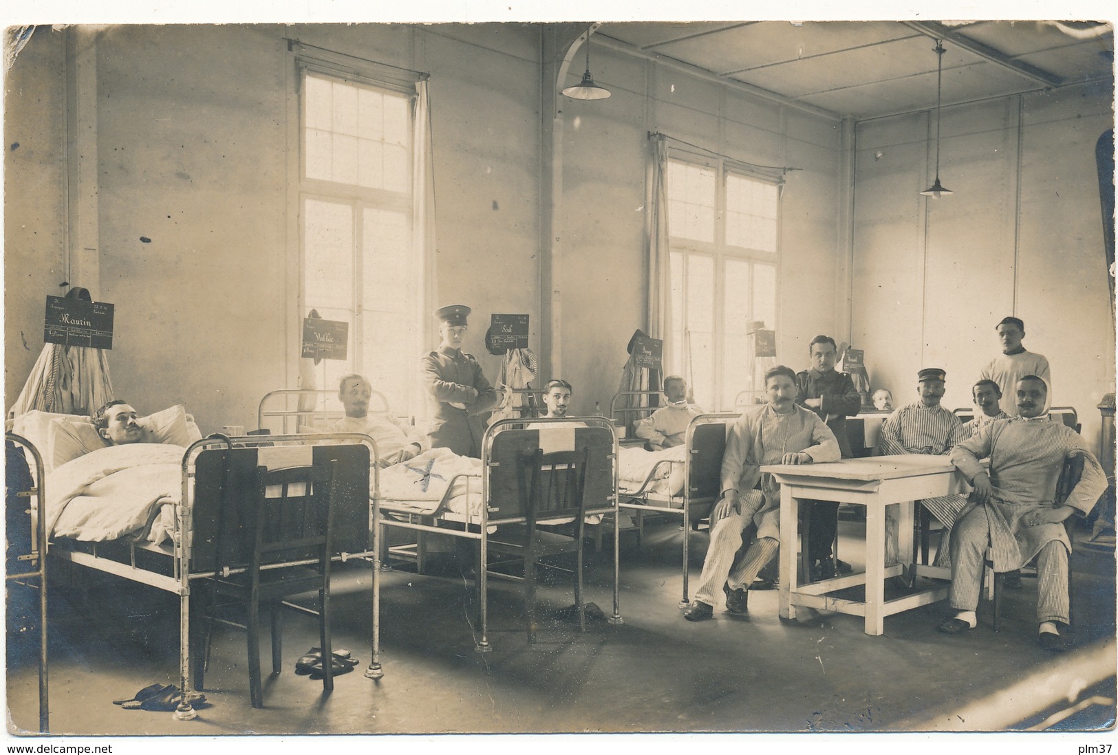 Carte Photo  Militaire - Soldat Français Blessé à L'Hôpital De Cologne, Cöln - 2 Scans - Guerre 1914-18